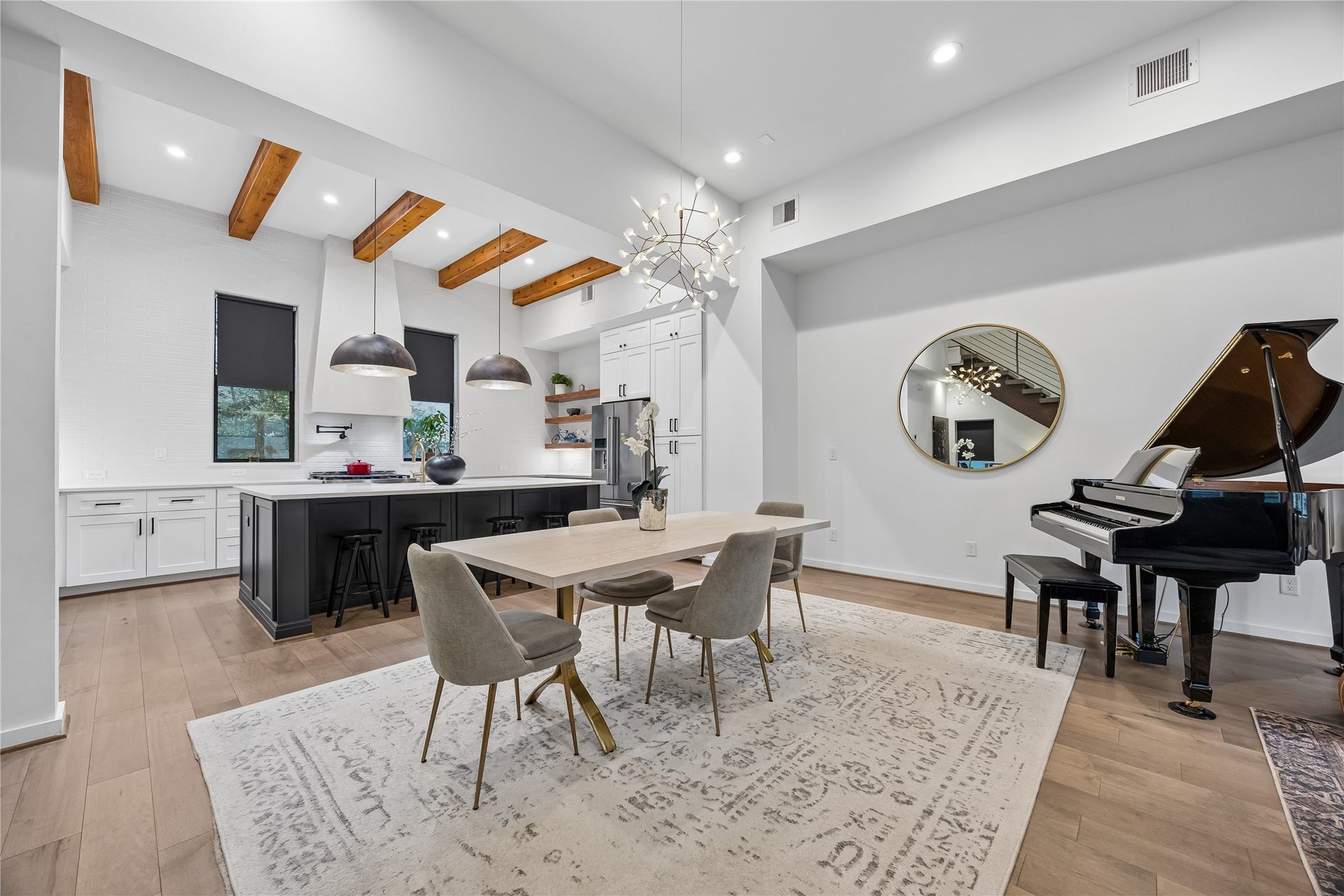 513 Memorial Heights Drive, Houston, TX 77007 Open-concept living