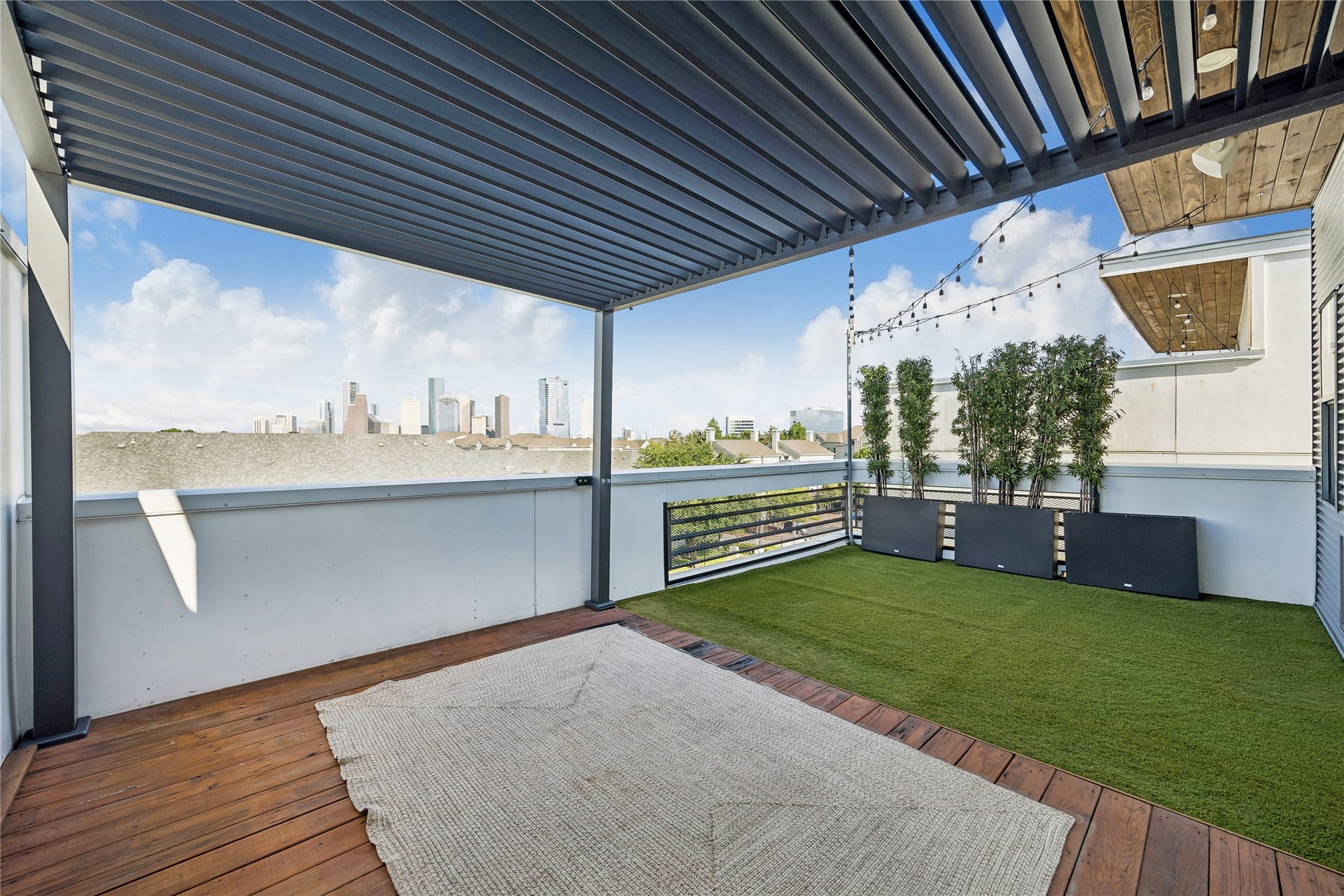 513 Memorial Heights Drive, Houston, TX 77007 Houston skyline views from rooftop terrace