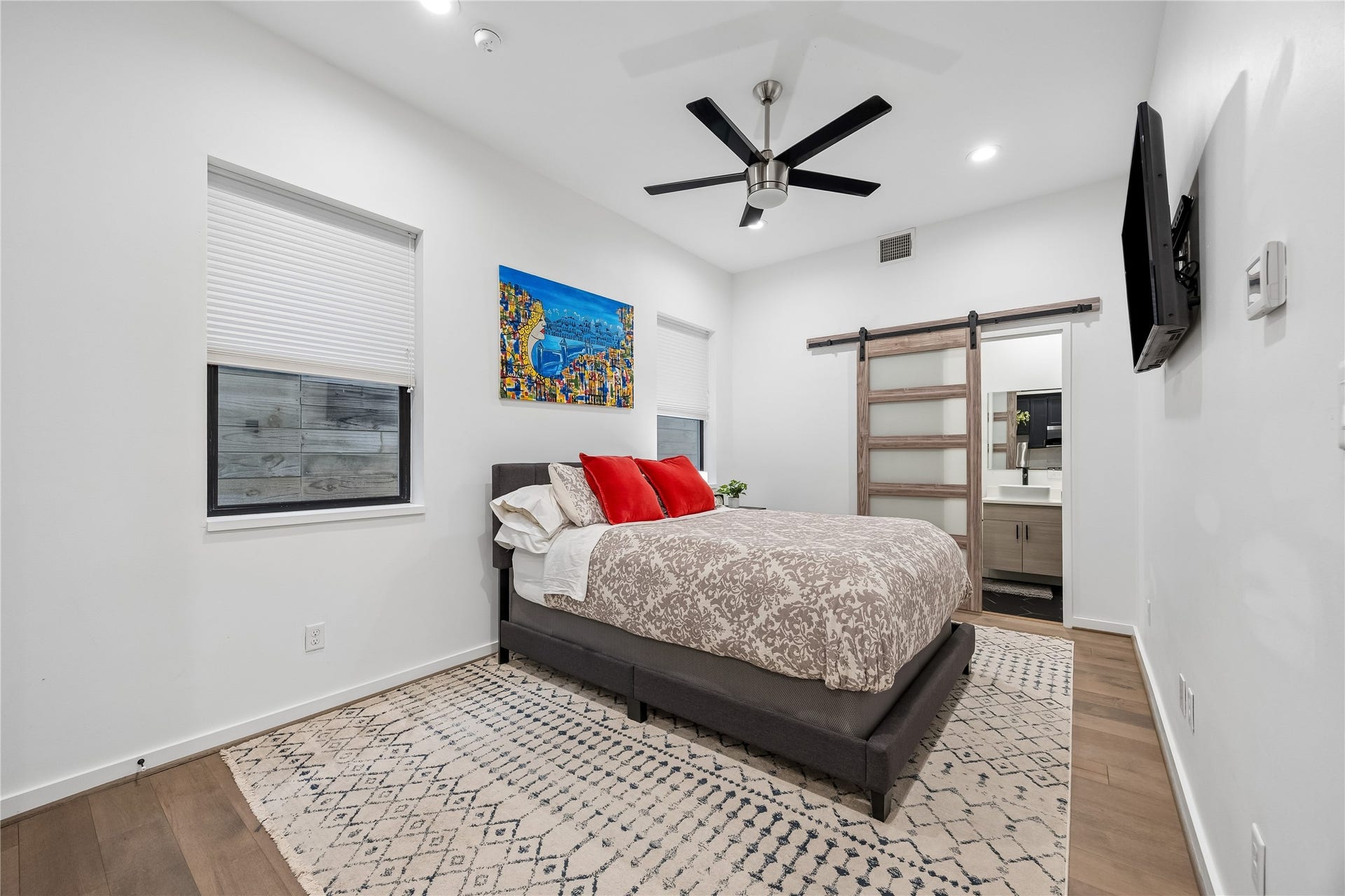 513 Memorial Heights Drive, Houston, TX 77007 "mother-in-law" suite or an airbnb suite