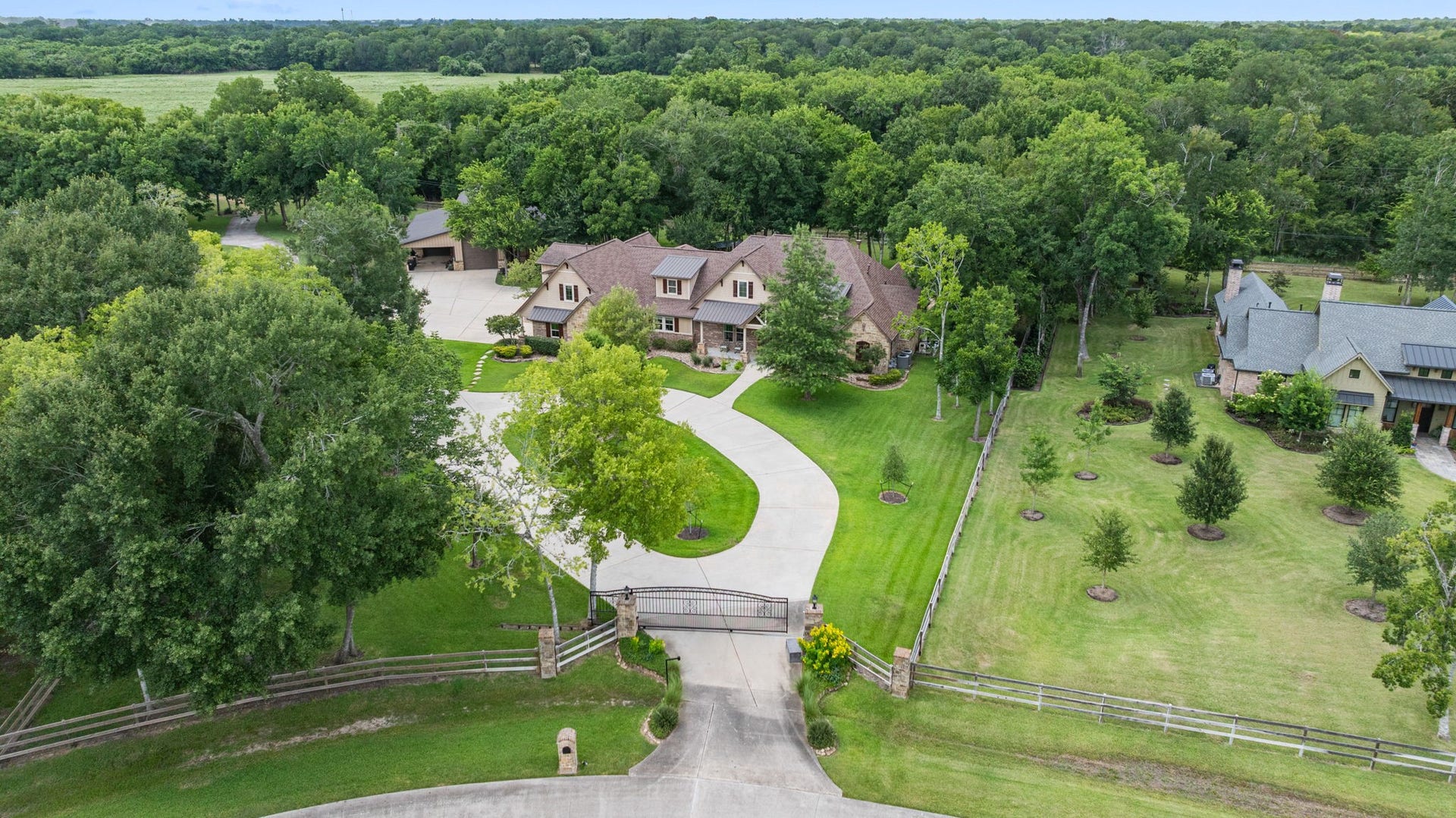 2734 Forest View, Richmond, TX 77406 Live in a forest with no rear neighbors. Private and secure setting and lots of parking for your own vehicles/toys and extra vehicles/guests, etc.