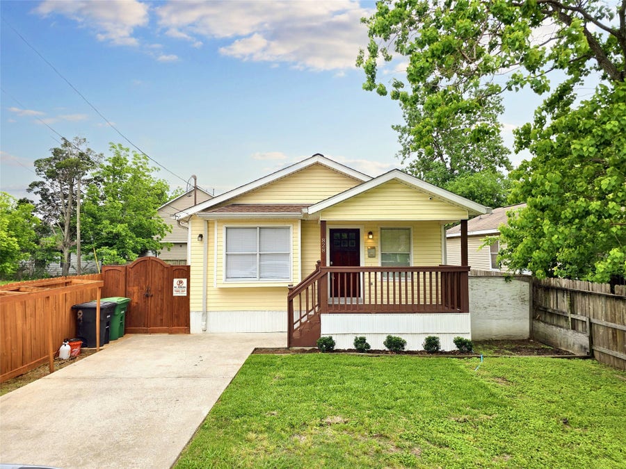 Property photo for 828 E 39th Street, Houston, TX