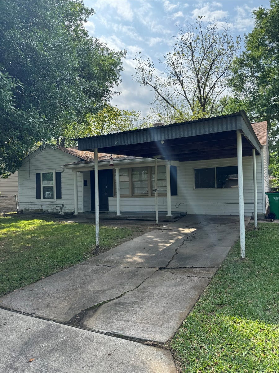 Property photo for 1003 Largo Street, Baytown, TX