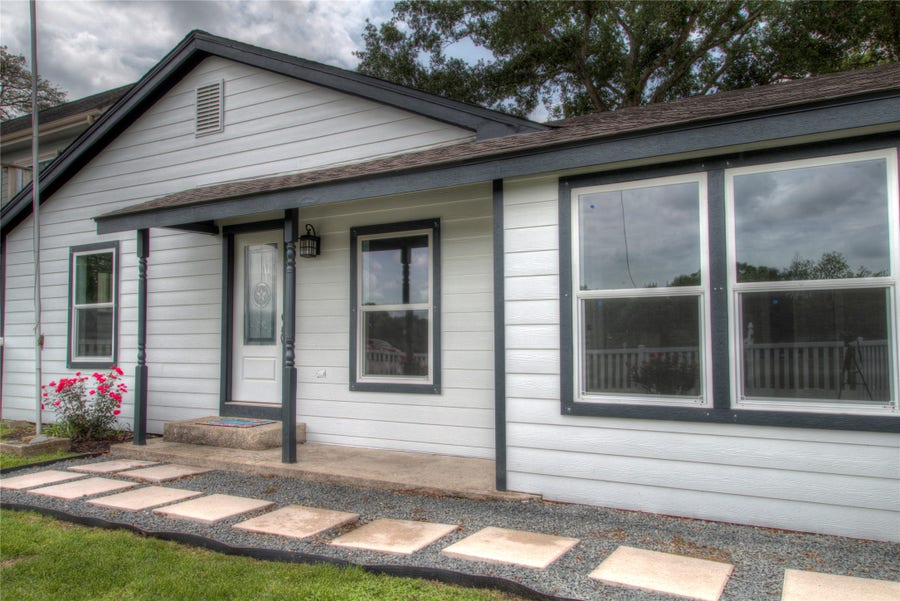 Property photo for 415 Perkins Avenue, League City, TX