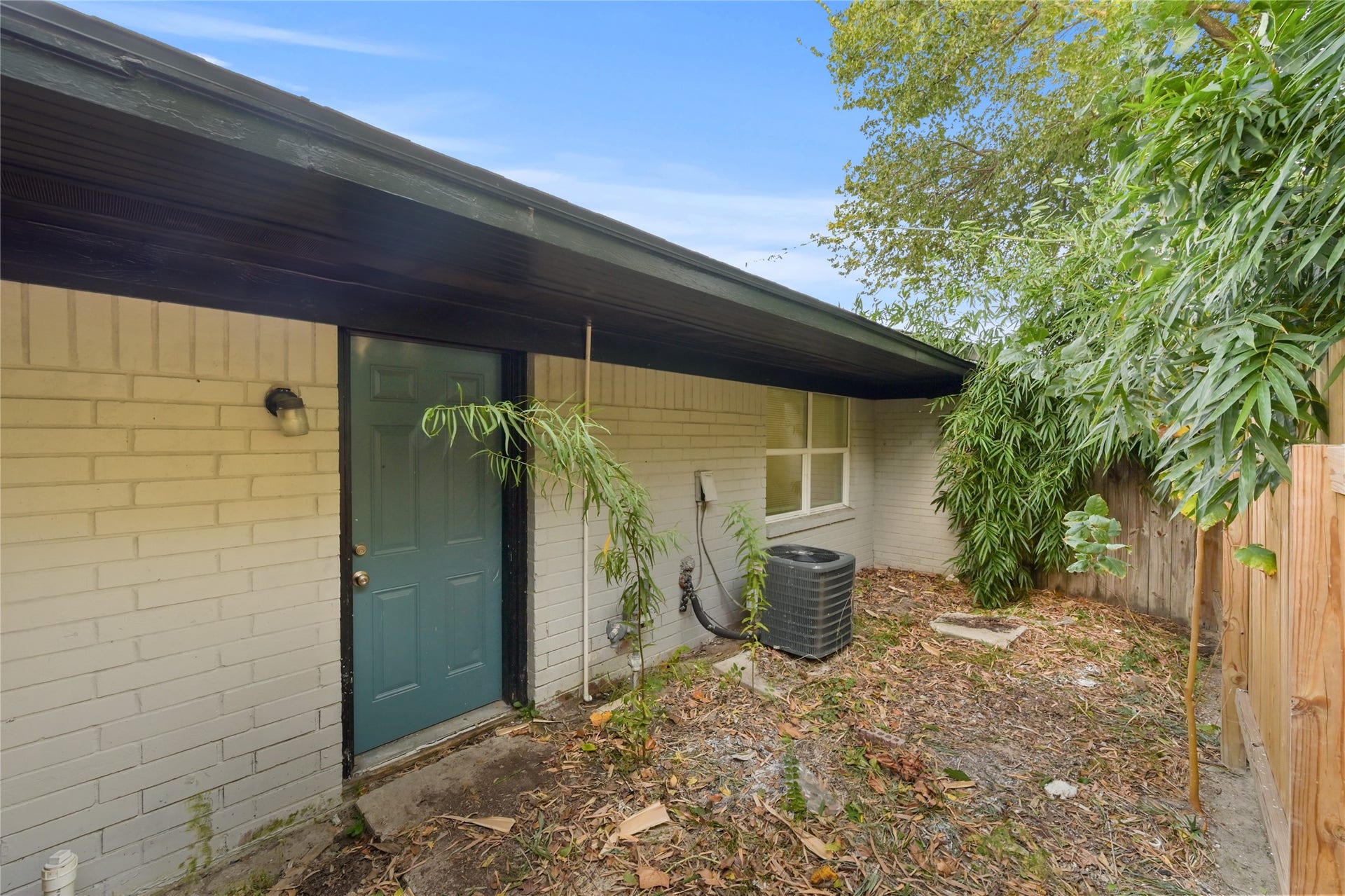 1623 Northwood Street, #1623, Houston, TX 77009 Private Fully Fenced Backyard