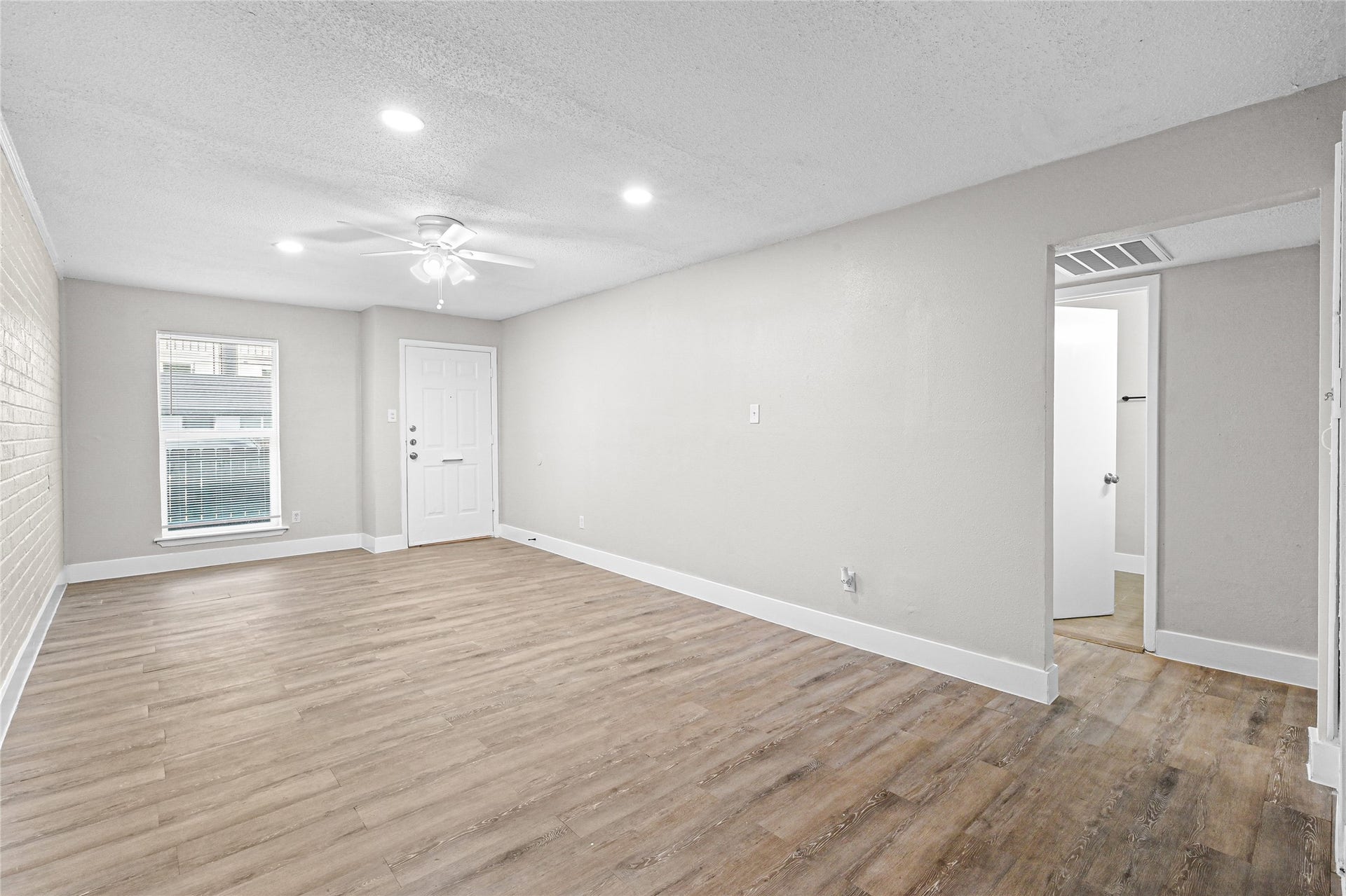1623 Northwood Street, #1623, Houston, TX 77009 Living Room and Dining Room