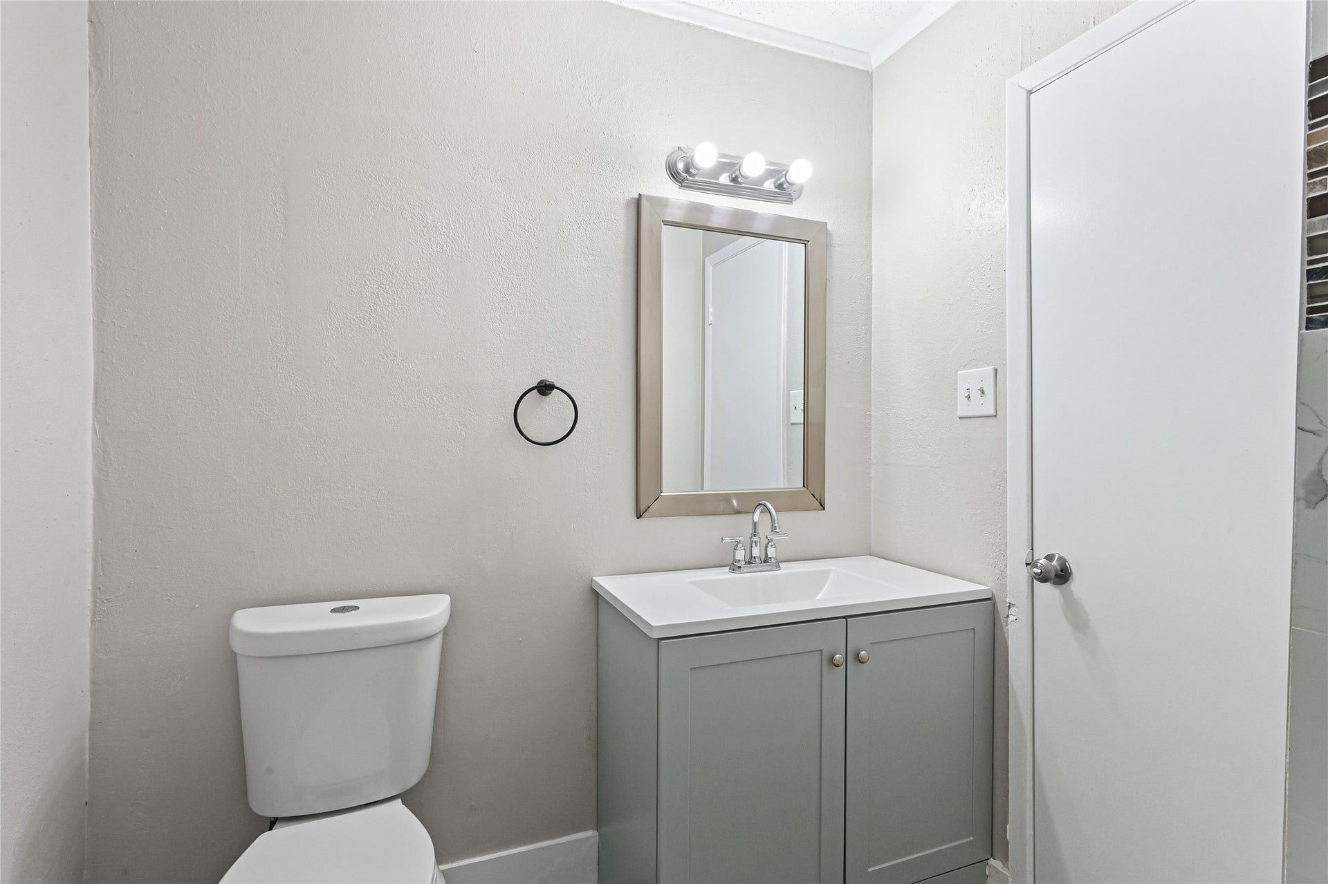 1623 Northwood Street, #1623, Houston, TX 77009 Bathroom