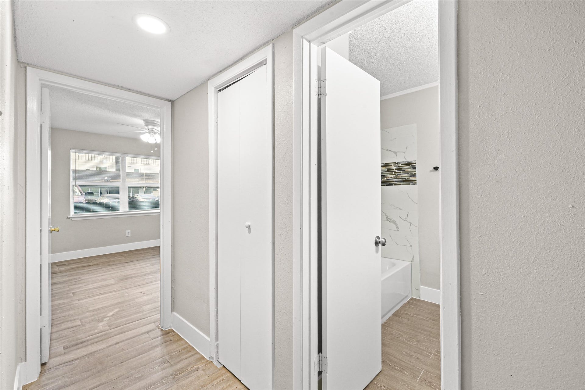 1623 Northwood Street, #1623, Houston, TX 77009 Hallway