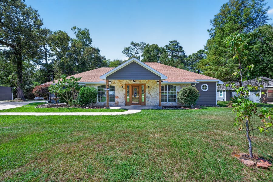 Property photo for 25709 Parkway Drive, Huffman, TX