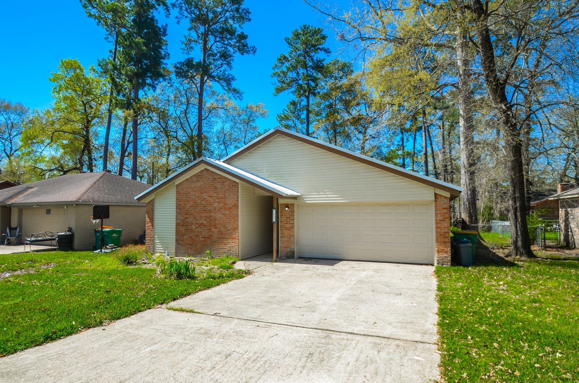 123 Cypress Lane, Conroe, TX 77301 plenty of parking and located near I-45