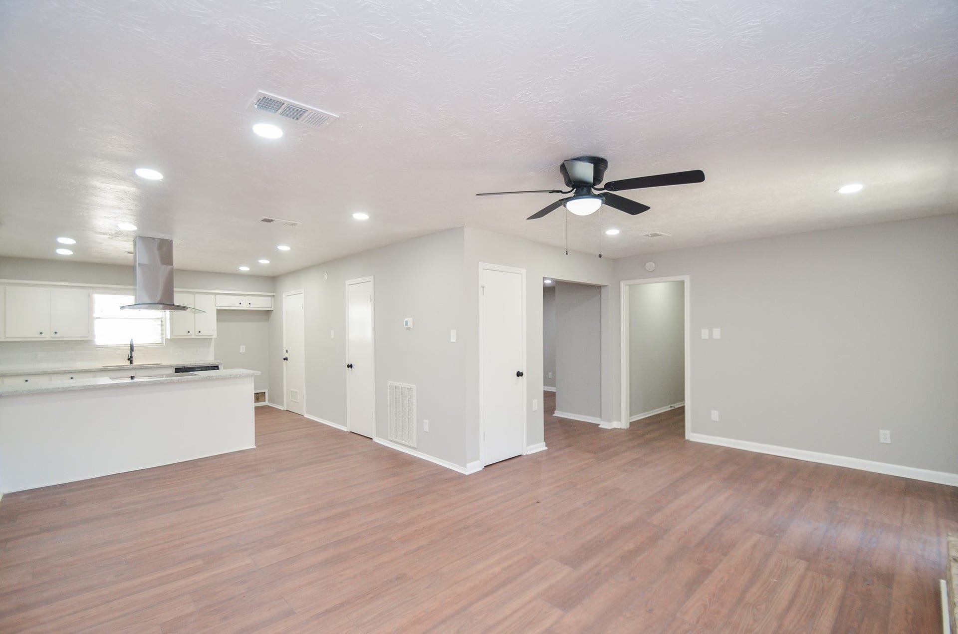 123 Cypress Lane, Conroe, TX 77301 Open concept living/dining