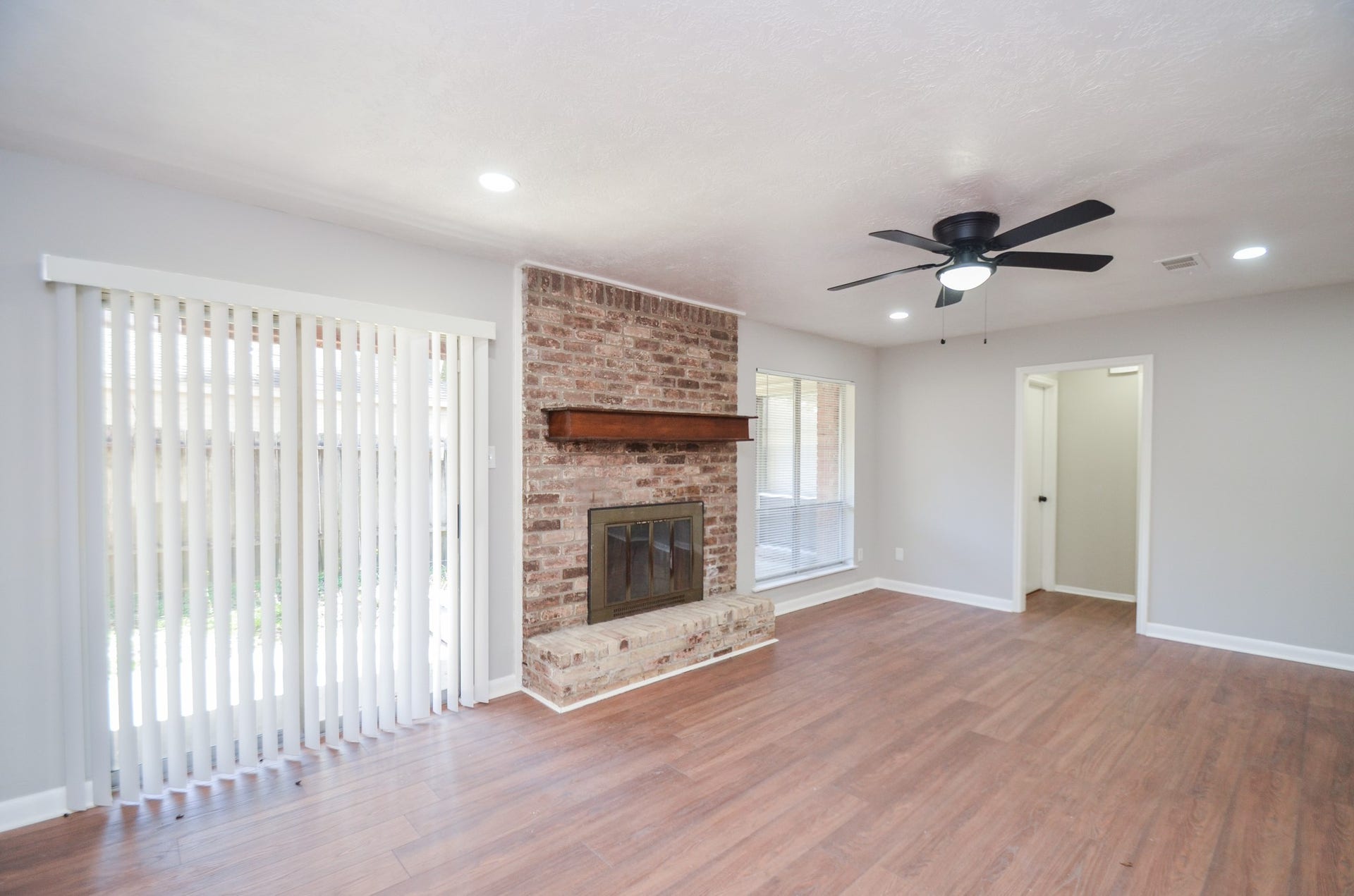 123 Cypress Lane, Conroe, TX 77301 wood-burning fireplace