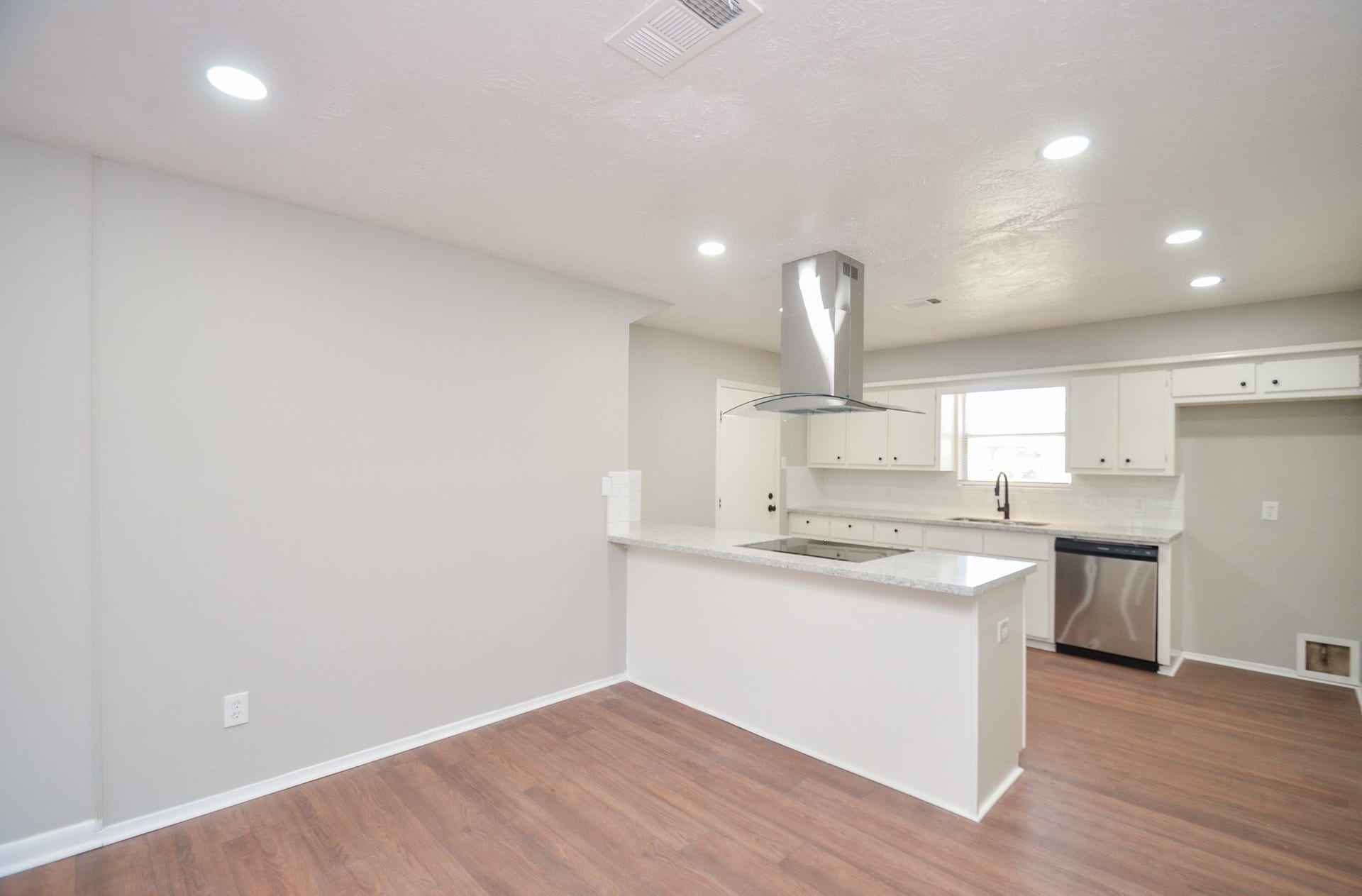 123 Cypress Lane, Conroe, TX 77301 Spacious