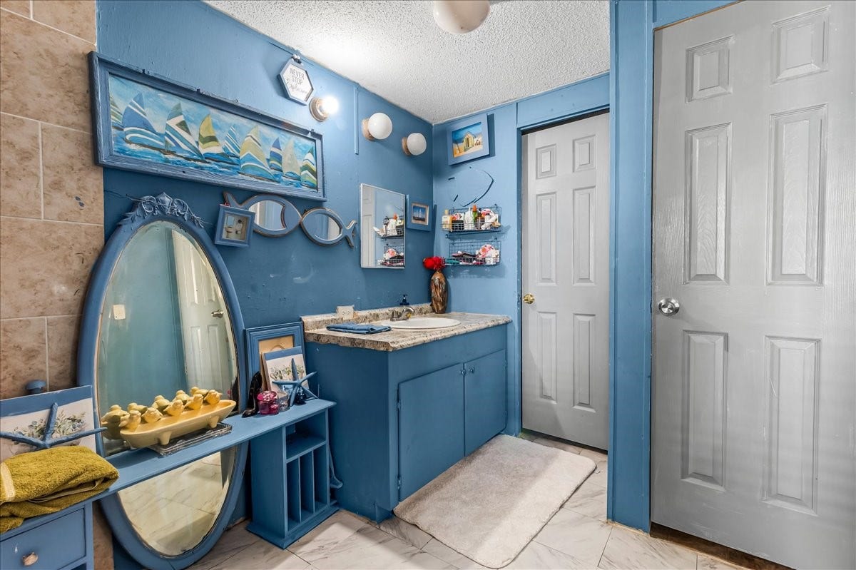 3629 County Road 870, Alvin, TX 77511 3629 County Road 870, Alvin, TX 77511