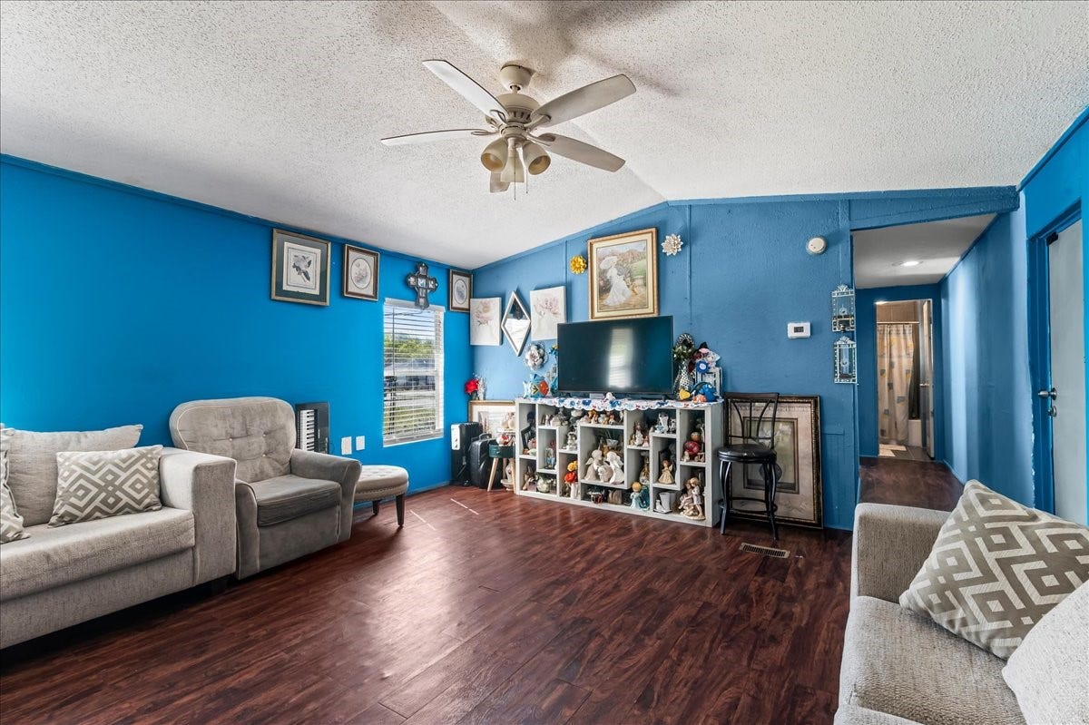 3629 County Road 870, Alvin, TX 77511 3629 County Road 870, Alvin, TX 77511