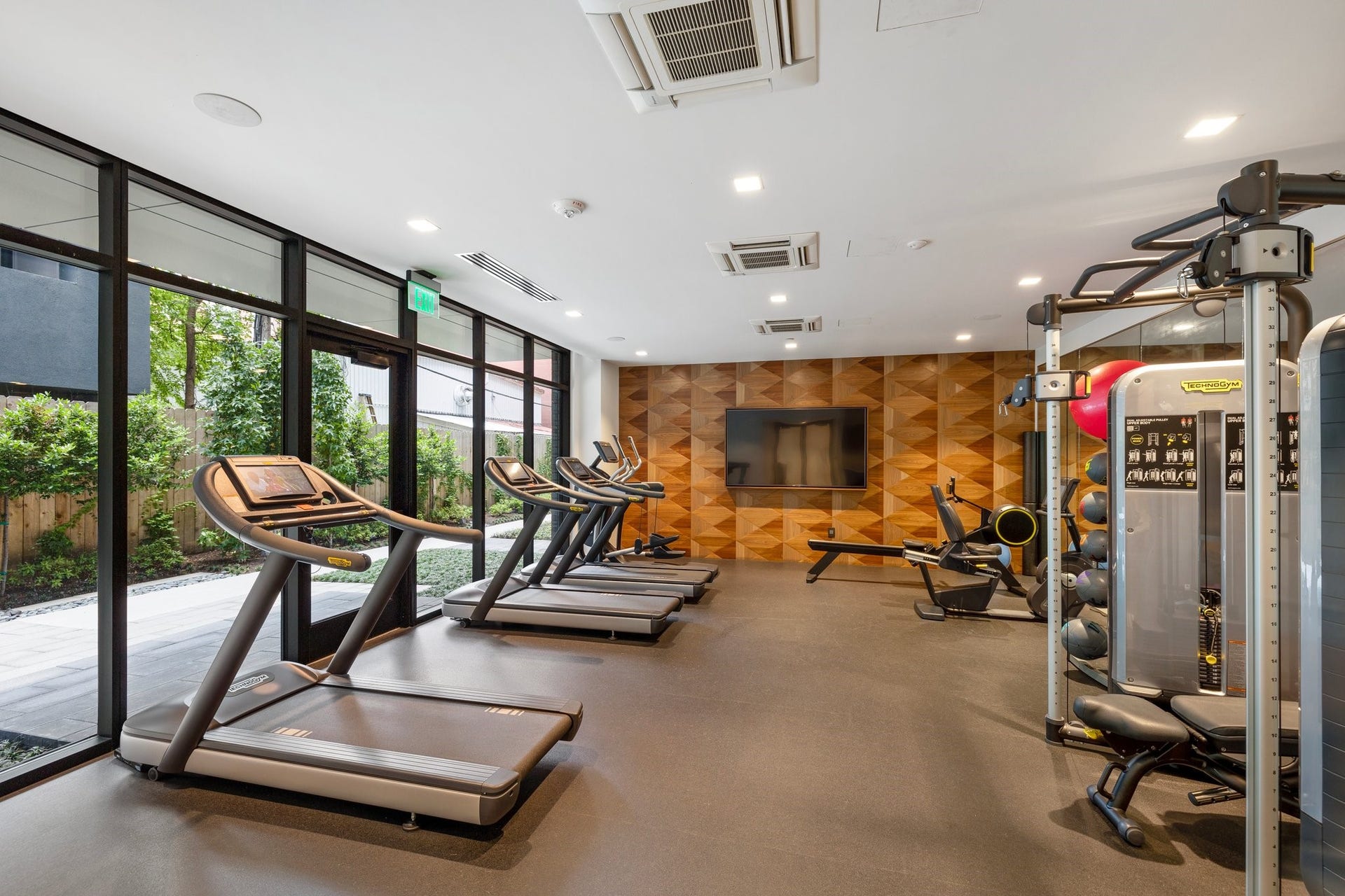 2710 Steel Street, #704, Houston, TX 77098 Giorgetti fitness center.