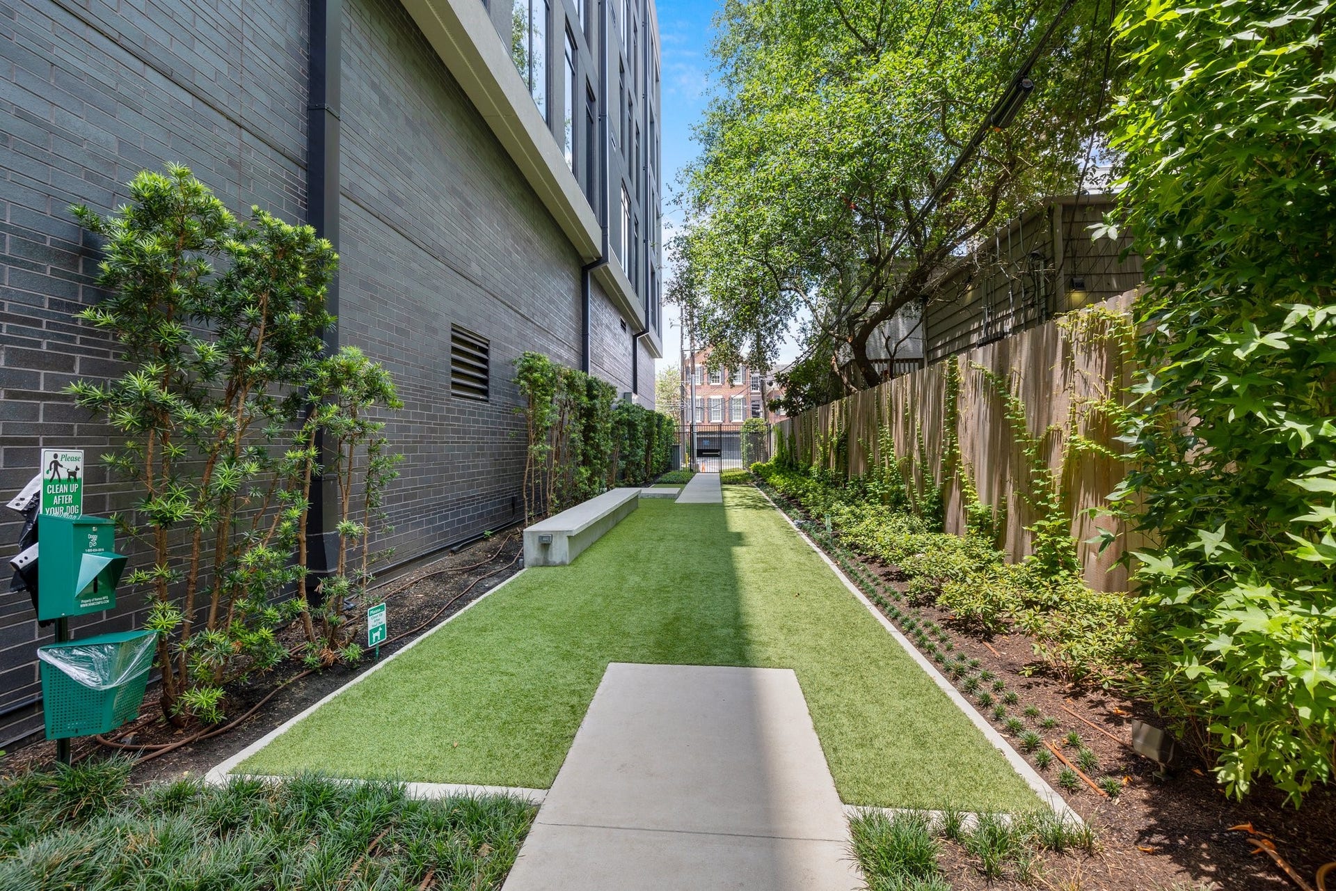 2710 Steel Street, #704, Houston, TX 77098 Fully fenced dog run.