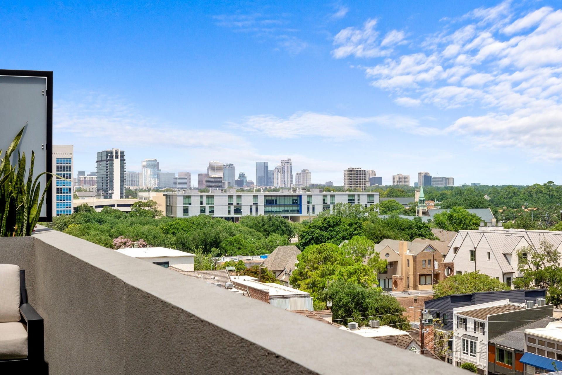 2710 Steel Street, #704, Houston, TX 77098 Skyline views that are breathtaking at sunset!