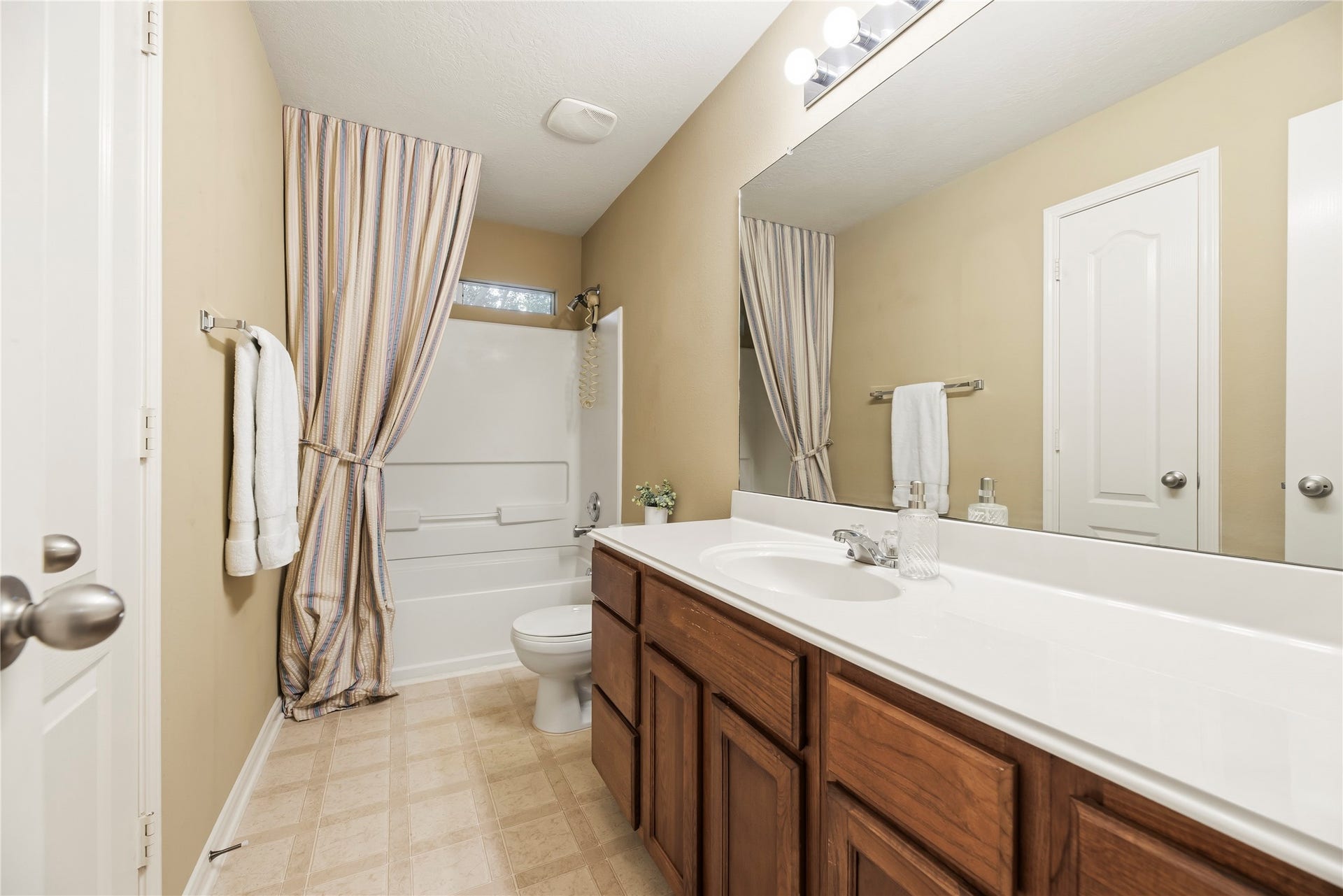 4106 Miramichi Court, Houston, TX 77053 4106 Miramichi Court, Houston, TX 77053