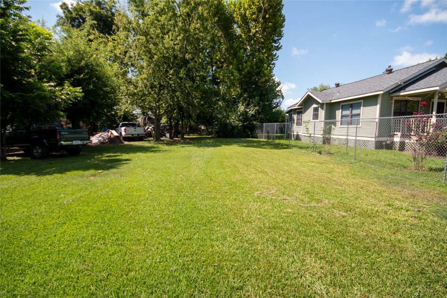Property photo for 0 E 31st Street, Houston, TX