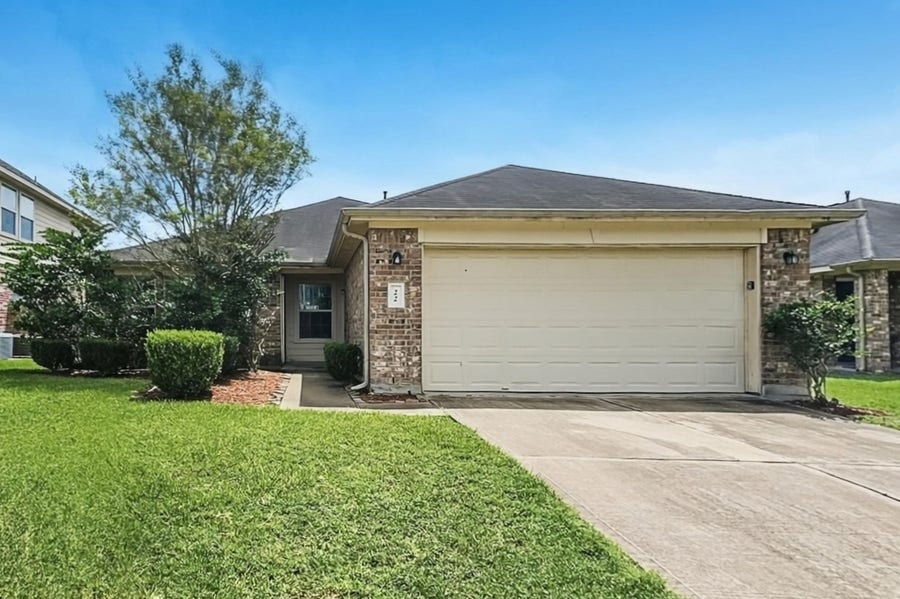 Property photo for 22 Mira Loma Drive, Manvel, TX