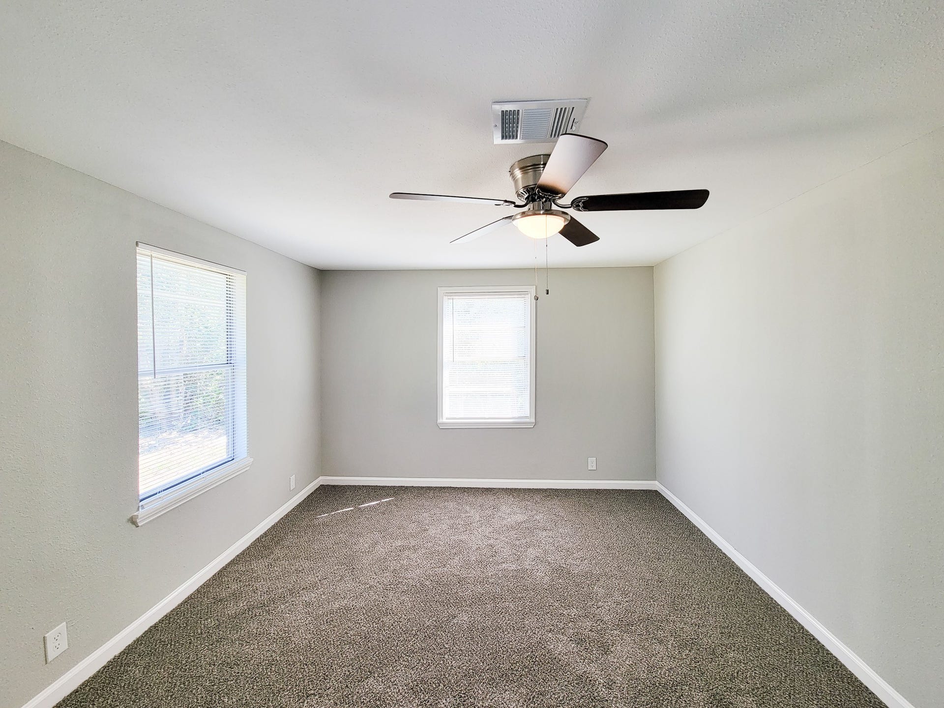 3923 Zephyr Street, Houston, TX 77021 3923 Zephyr Street, Houston, TX 77021