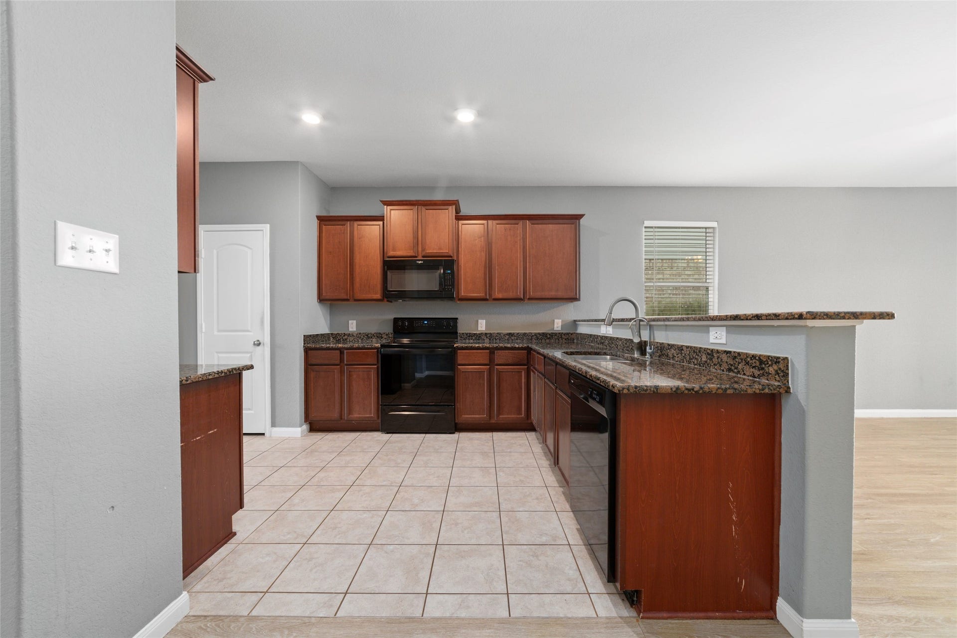 1077 Mule Ridge Drive, Katy, TX 77493