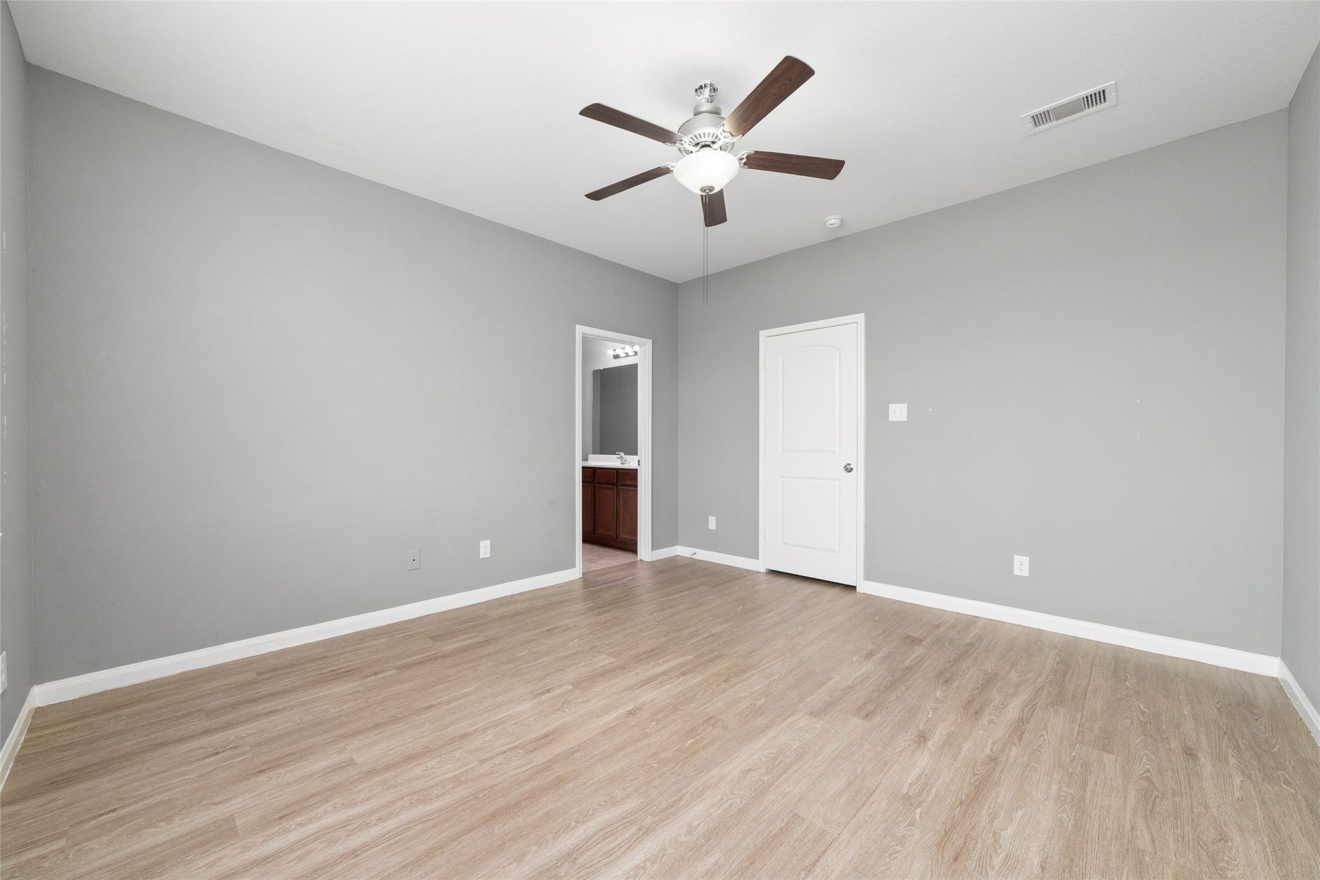 1077 Mule Ridge Drive, Katy, TX 77493
