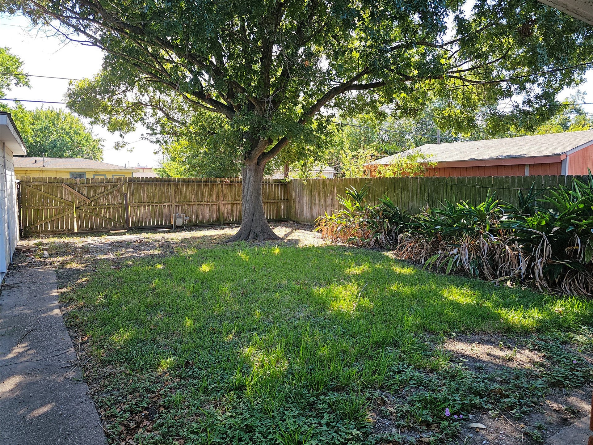 1909 2nd Avenue N, Texas City, TX 77590 1909 2nd Avenue N, Texas City, TX 77590