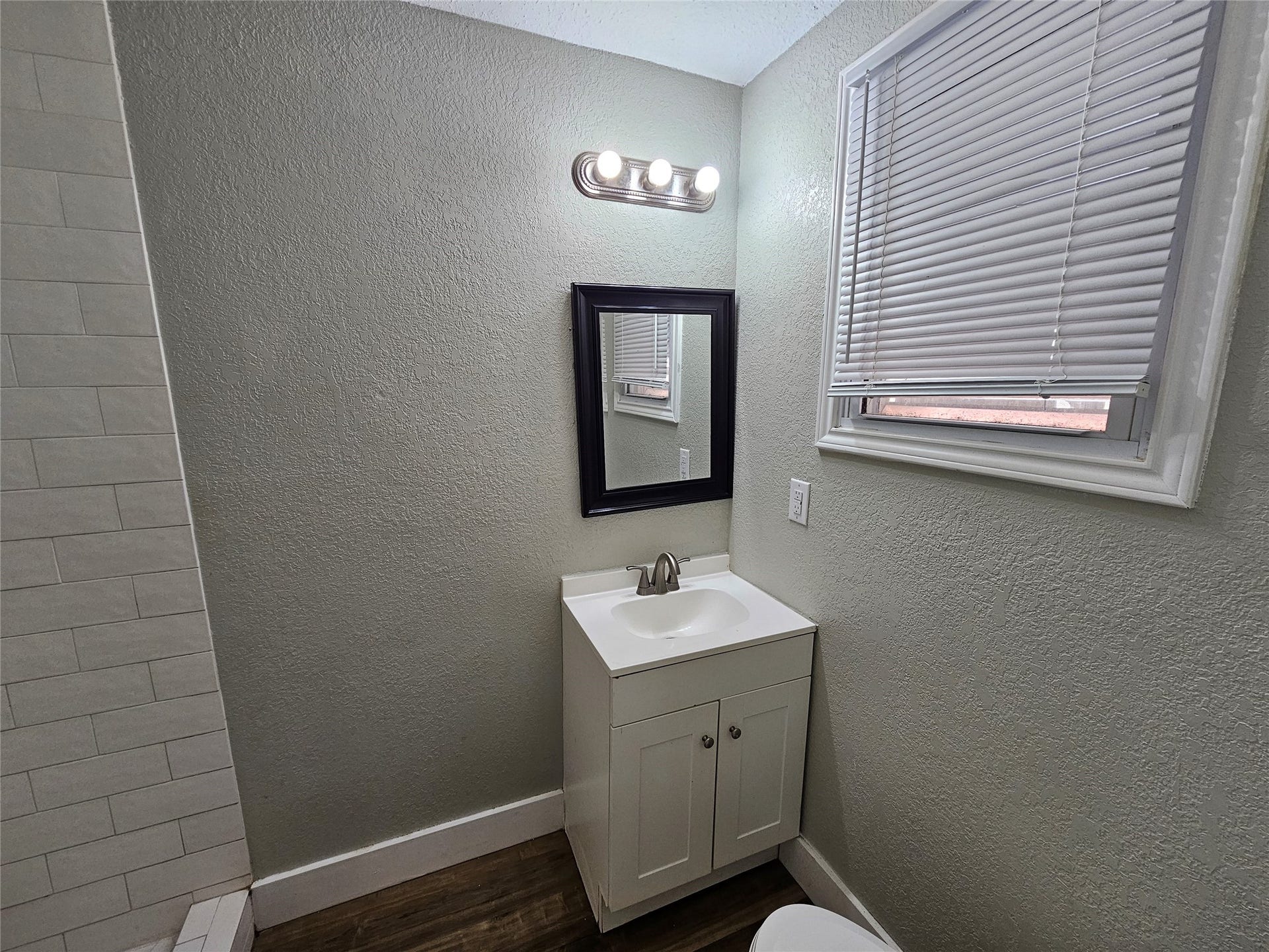 1909 2nd Avenue N, Texas City, TX 77590 1909 2nd Avenue N, Texas City, TX 77590