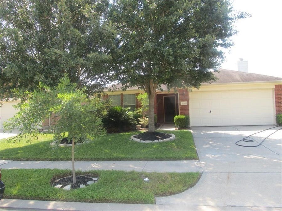 Property photo for 9306 Comanche Peak Lane Lane, Pearland, TX