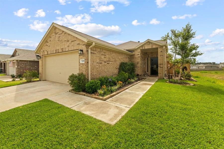 Property photo for 728 Autumn Cherry Trail, Magnolia, TX