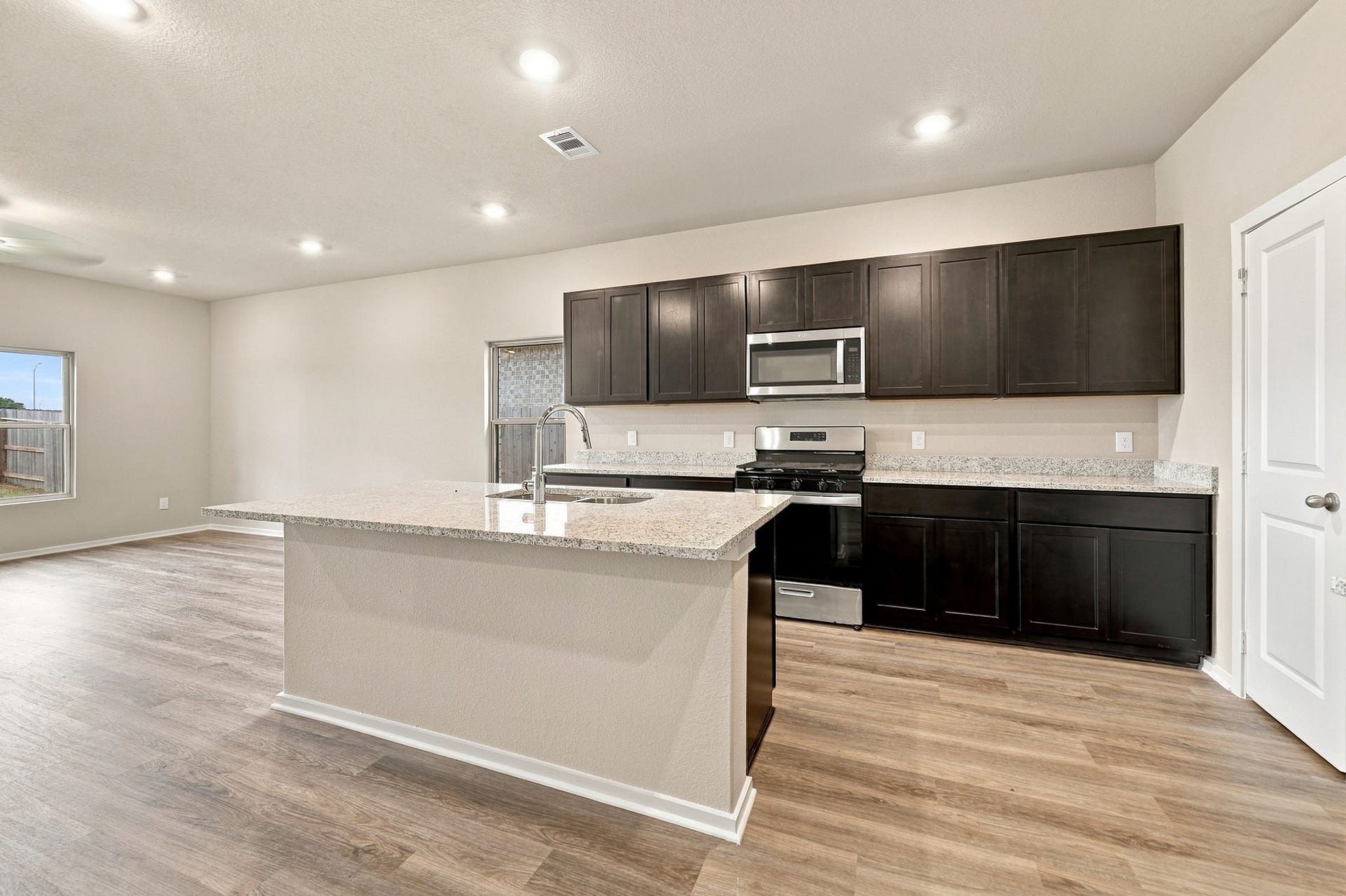 19055 Cetara Villa Drive, Hockley, TX 77447 19055 Cetara Villa Drive, Hockley, TX 77447