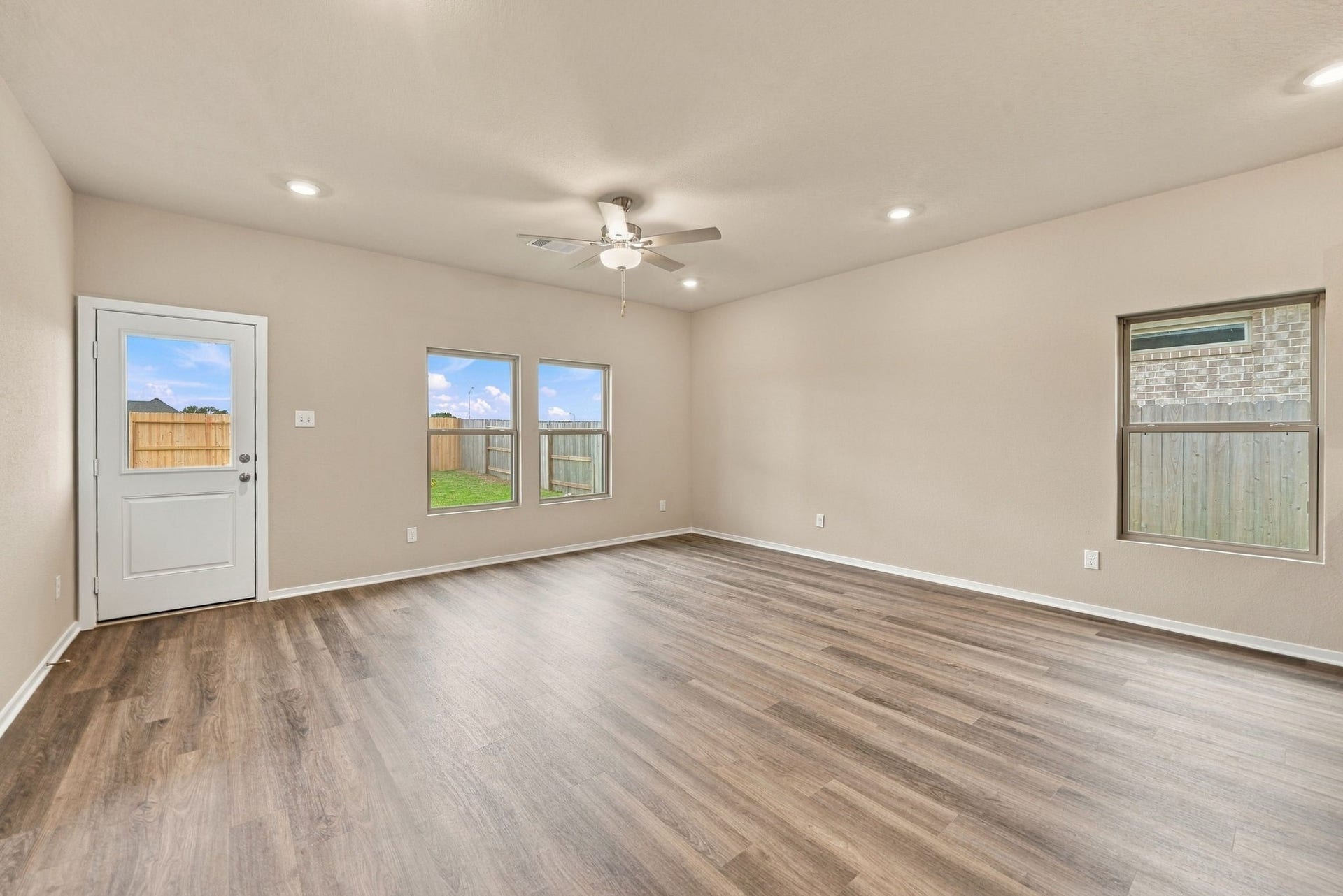 19055 Cetara Villa Drive, Hockley, TX 77447 19055 Cetara Villa Drive, Hockley, TX 77447