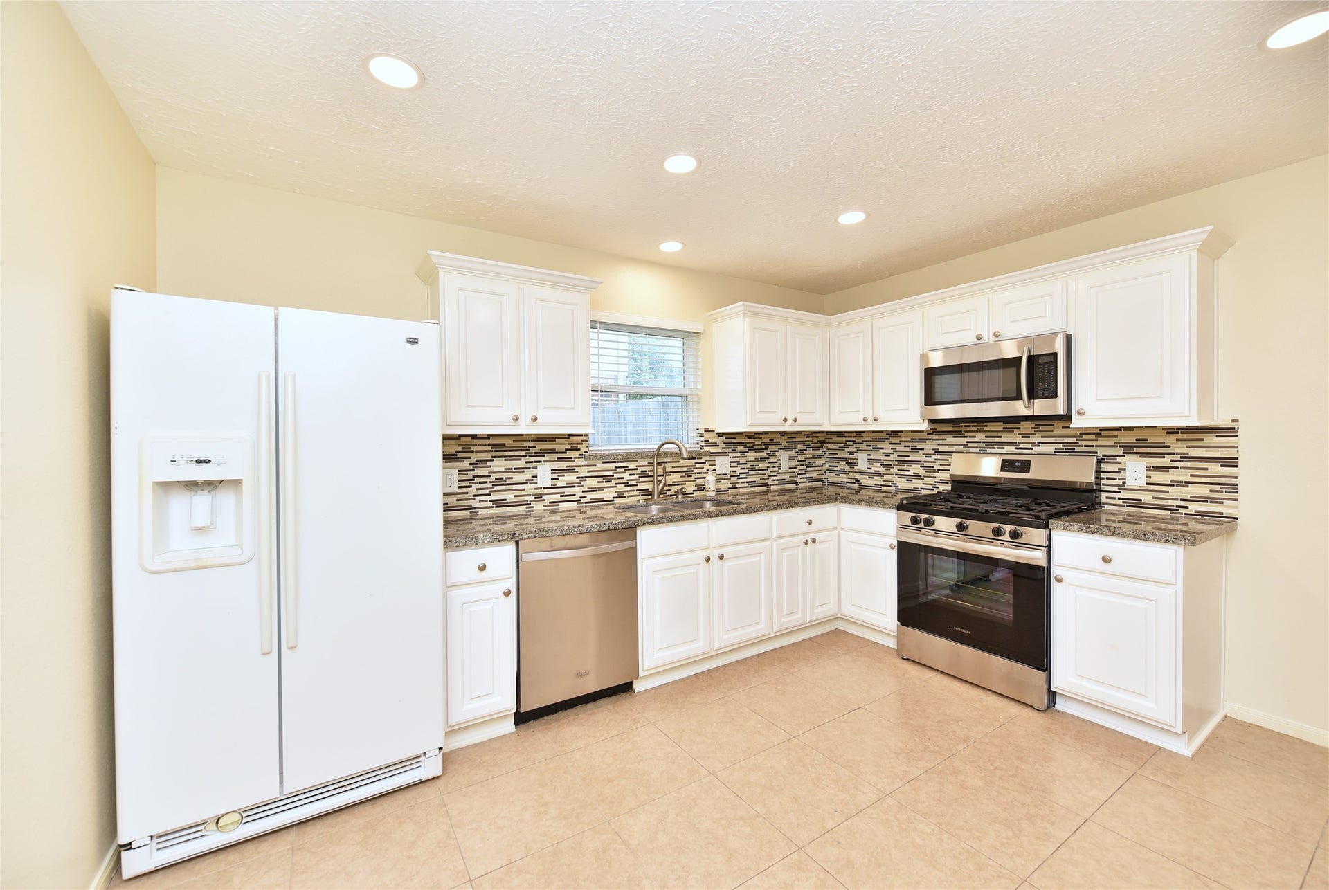 222 Savannah Moss Drive, Richmond, TX 77469 Refrigerator included in lease