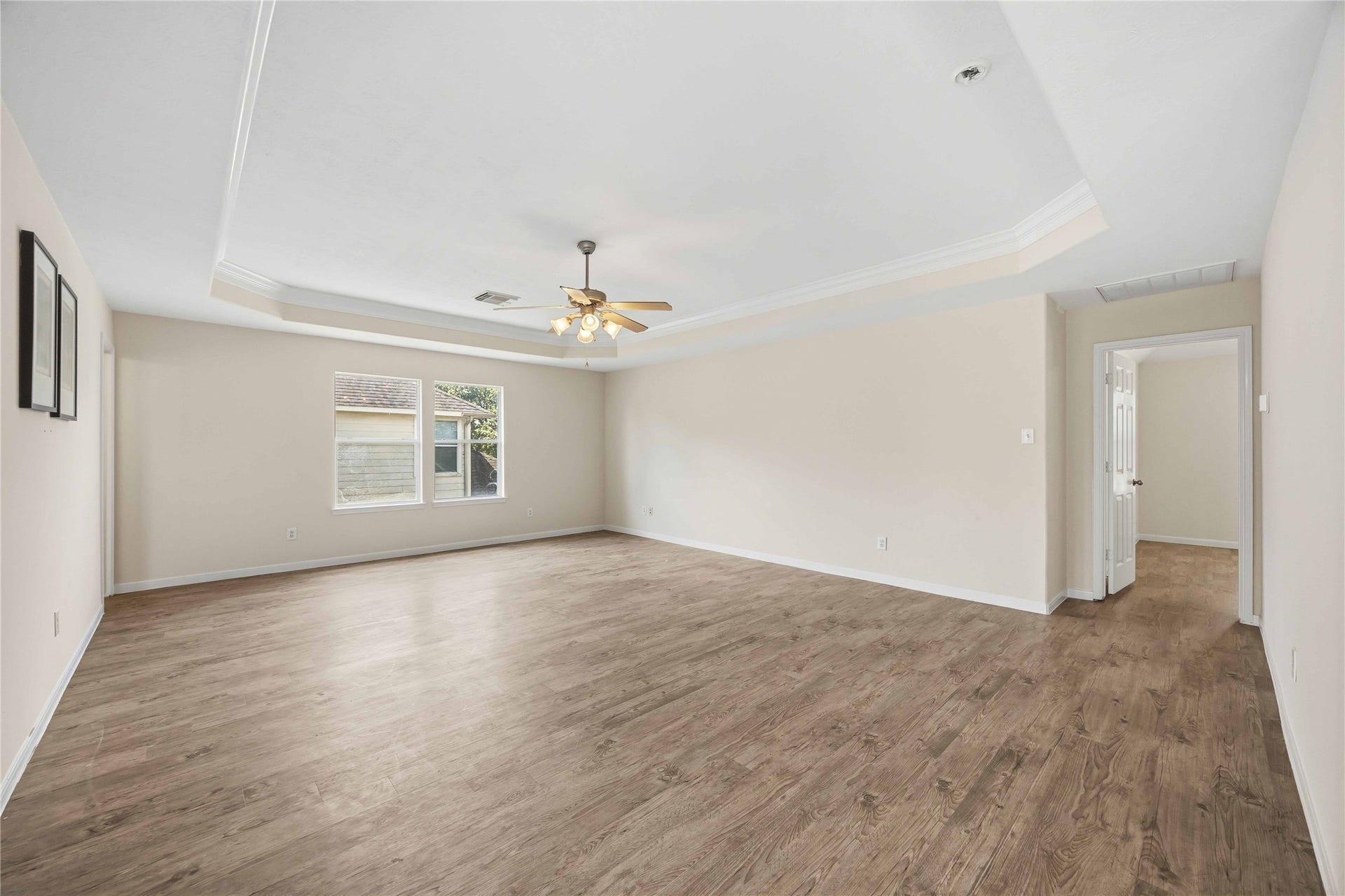 5727 Candlecreek Drive, Richmond, TX 77469 Movie nights, game nights, hobbies or simply another place to relax, this oversized bonus space gives you options. There is enough room to create more than one activity area.