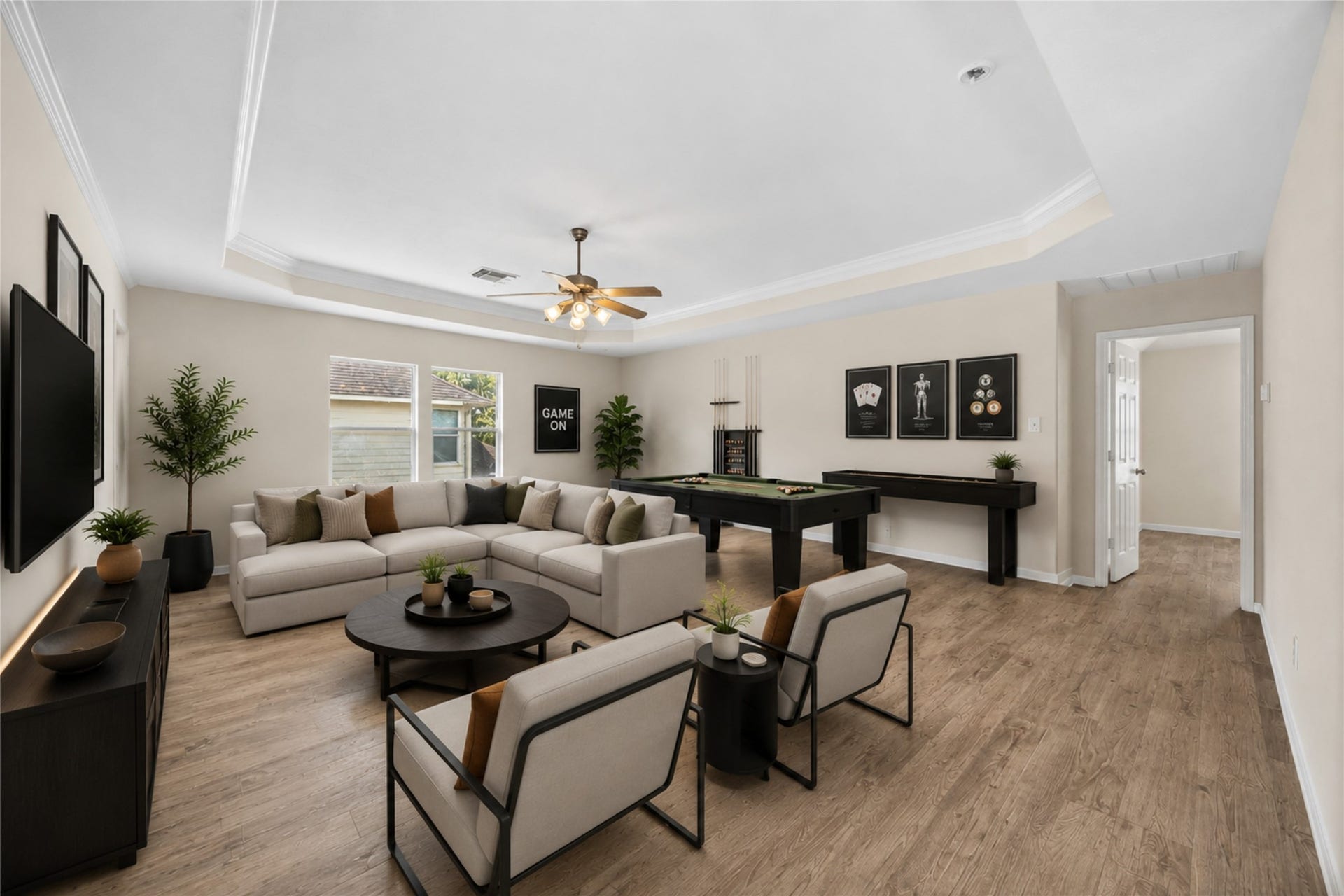 5727 Candlecreek Drive, Richmond, TX 77469 Virtually Staged - Movie nights, game nights, hobbies or simply another place to relax, this oversized bonus space gives you options. There is enough room to create more than one activity area.