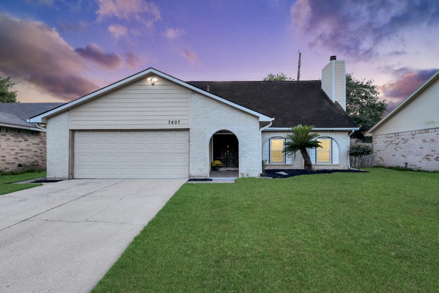 Property photo for 7407 Navidad Rd, Houston, TX