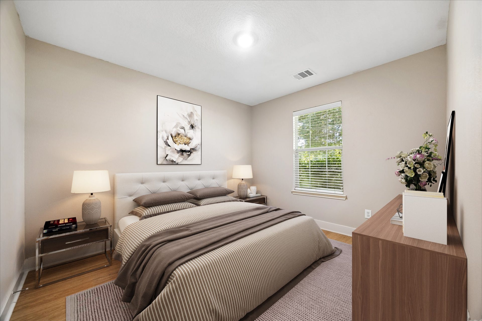 10819 Cobblecreek Way, Missouri City, TX 77459 This second guest bedroom offers updated LVP flooring installed in July 2026, a simple neutral backdrop and plenty of flexibility for overnight guests, a home office or a creative studio.
Virtually Staged Image