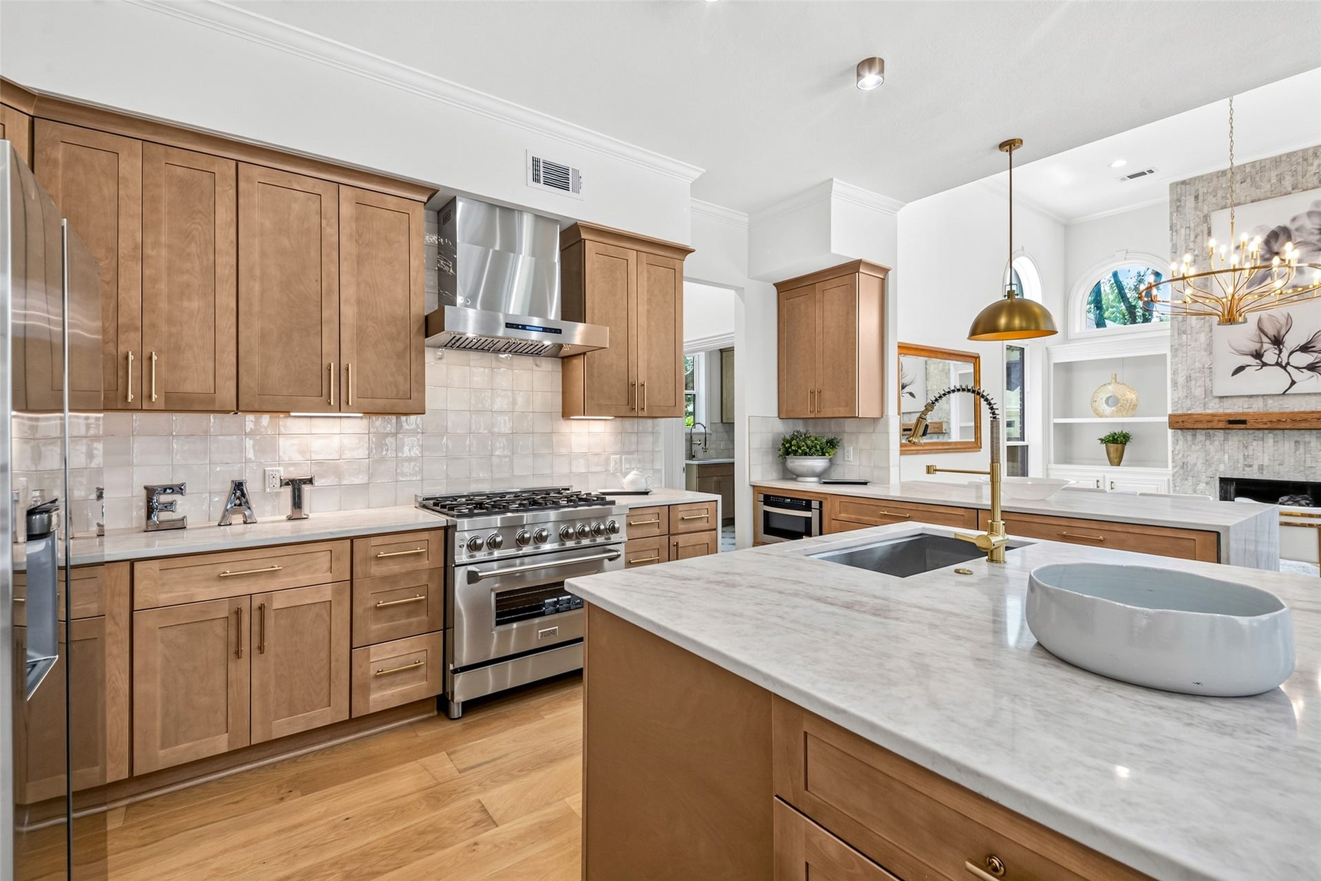 46 Pebble Cove Drive, The Woodlands, TX 77381 46 Pebble Cove Drive, The Woodlands, TX 77381