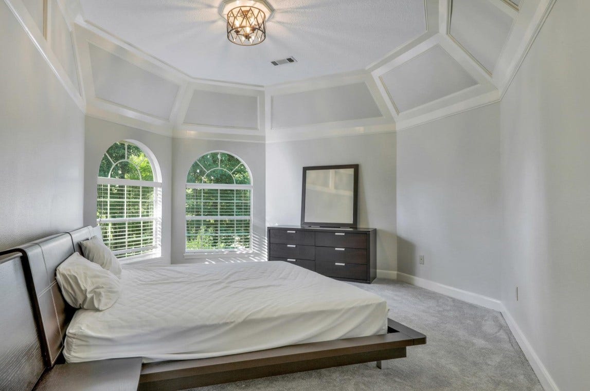 35 W Isle Place, The Woodlands, TX 77381 35 W Isle Place, The Woodlands, TX 77381