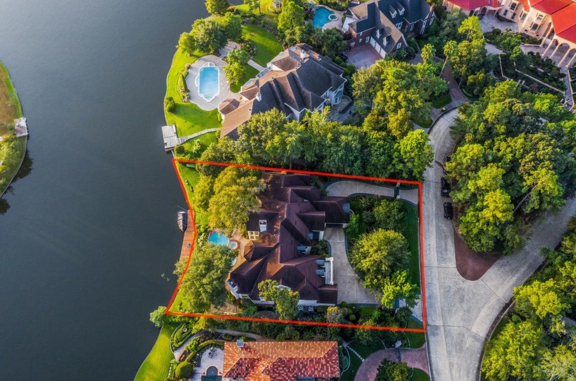 35 W Isle Place, The Woodlands, TX 77381 35 W Isle Place, The Woodlands, TX 77381