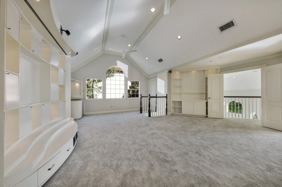 35 W Isle Place, The Woodlands, TX 77381 35 W Isle Place, The Woodlands, TX 77381