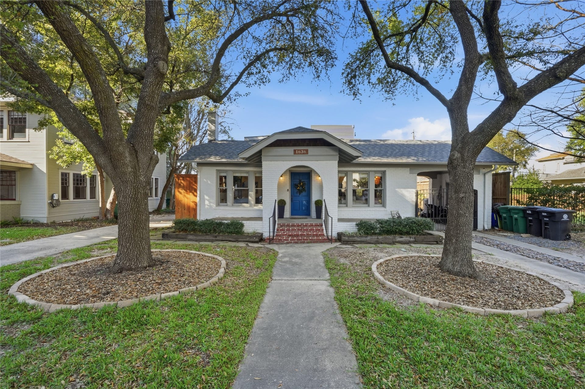This charming home is located in Montrose with walkable access to Houston's best dining.