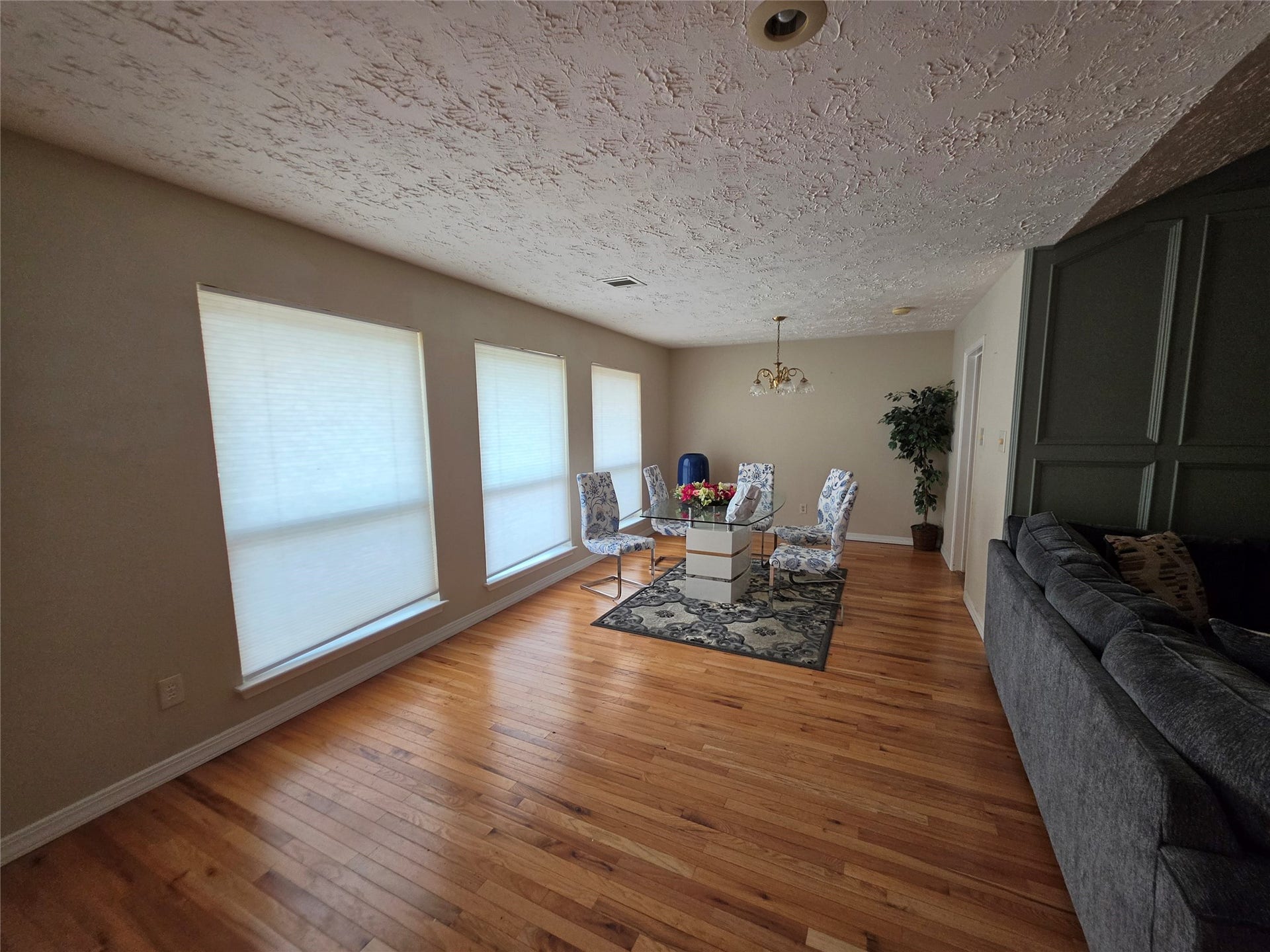 2810 Poplar Creek Lane, Pearland, TX 77584 2810 Poplar Creek Lane, Pearland, TX 77584