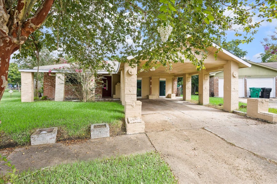 Property photo for 3530 Ripplebrook Drive, Houston, TX