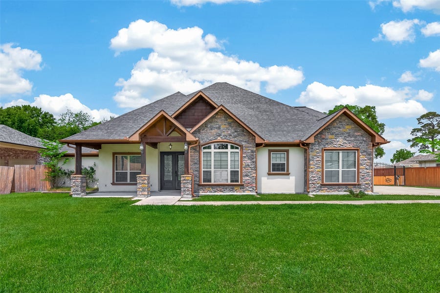Property photo for 122 Whites Lake Estates Drive, Highlands, TX