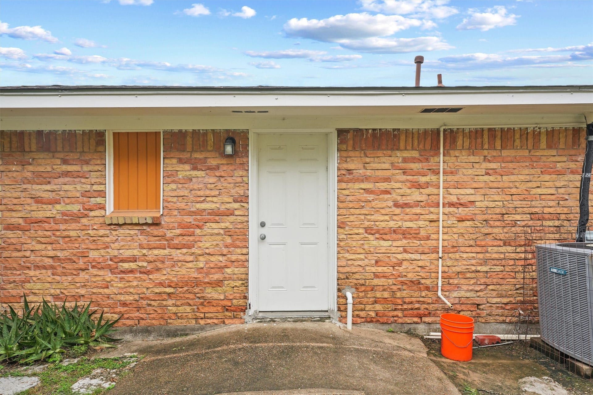4515 Salina Street, Houston, TX 77026 4515 Salina Street, Houston, TX 77026