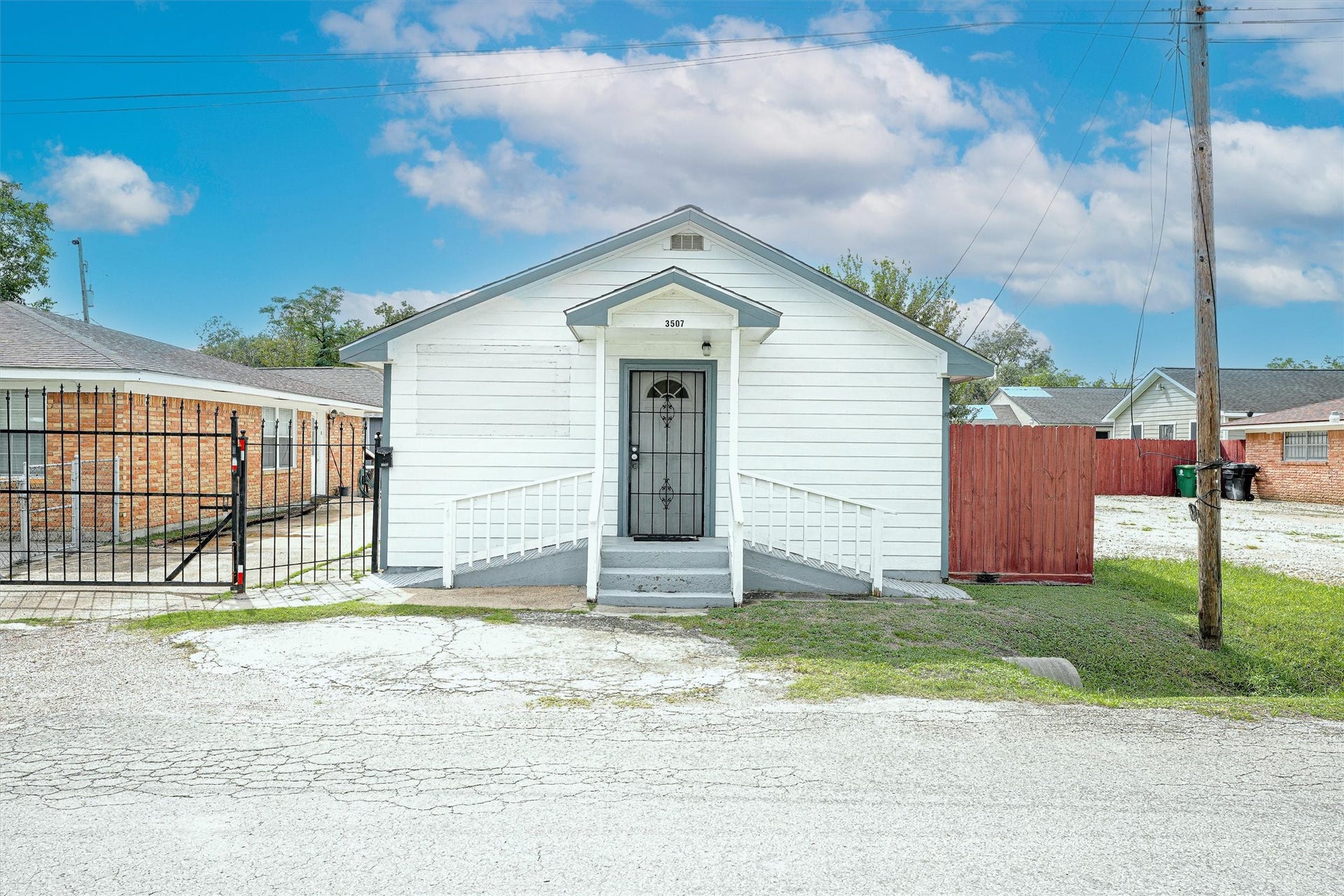4515 Salina Street, Houston, TX 77026 4515 Salina Street, Houston, TX 77026