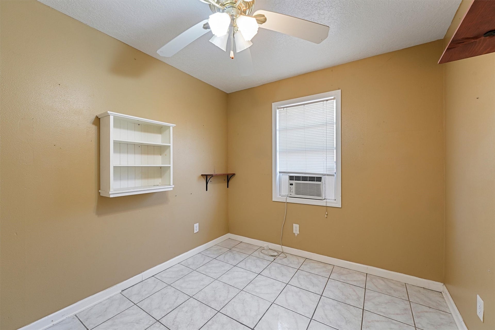 4515 Salina Street, Houston, TX 77026 4515 Salina Street, Houston, TX 77026