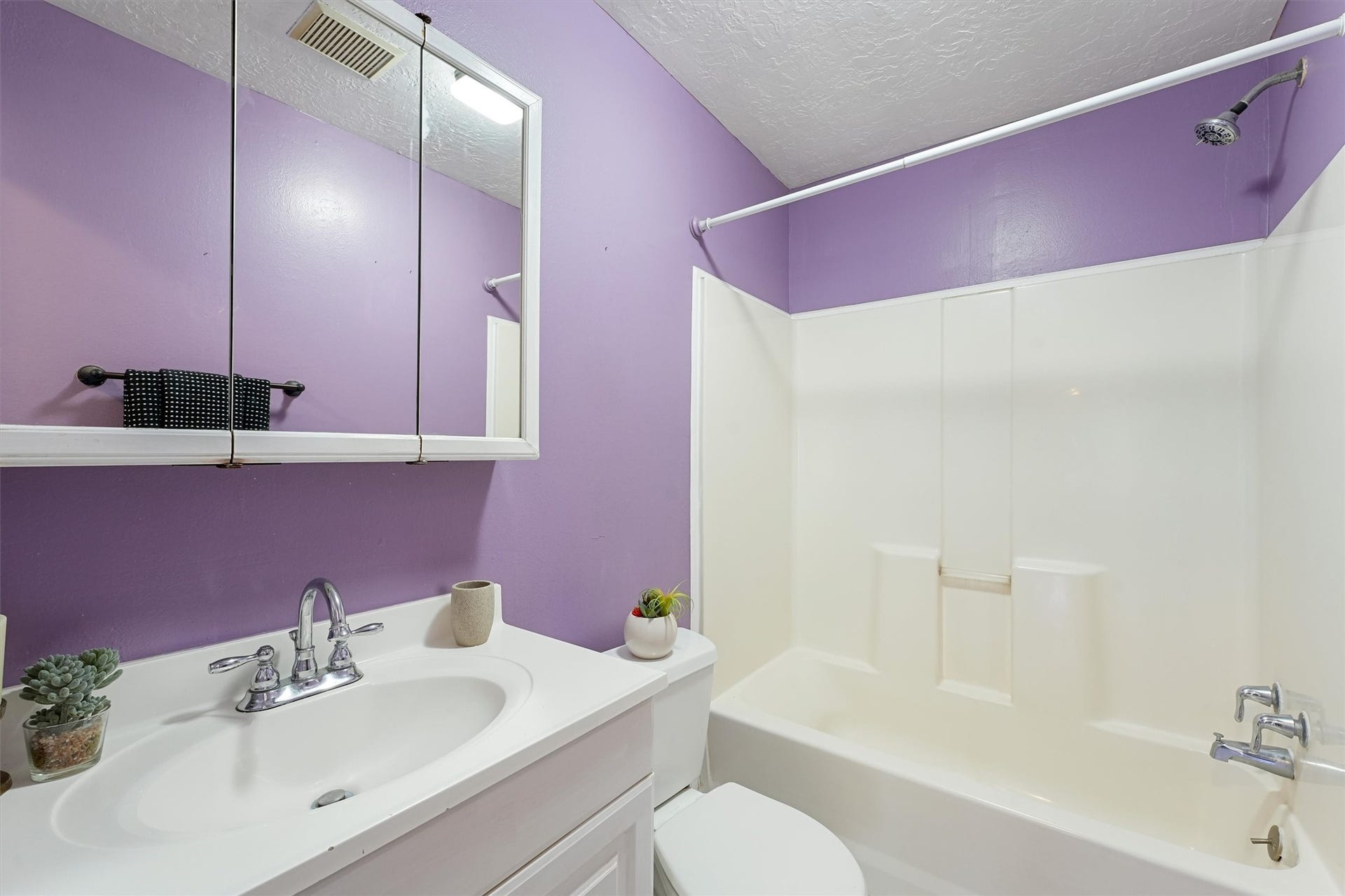 4515 Salina Street, Houston, TX 77026 4515 Salina Street, Houston, TX 77026